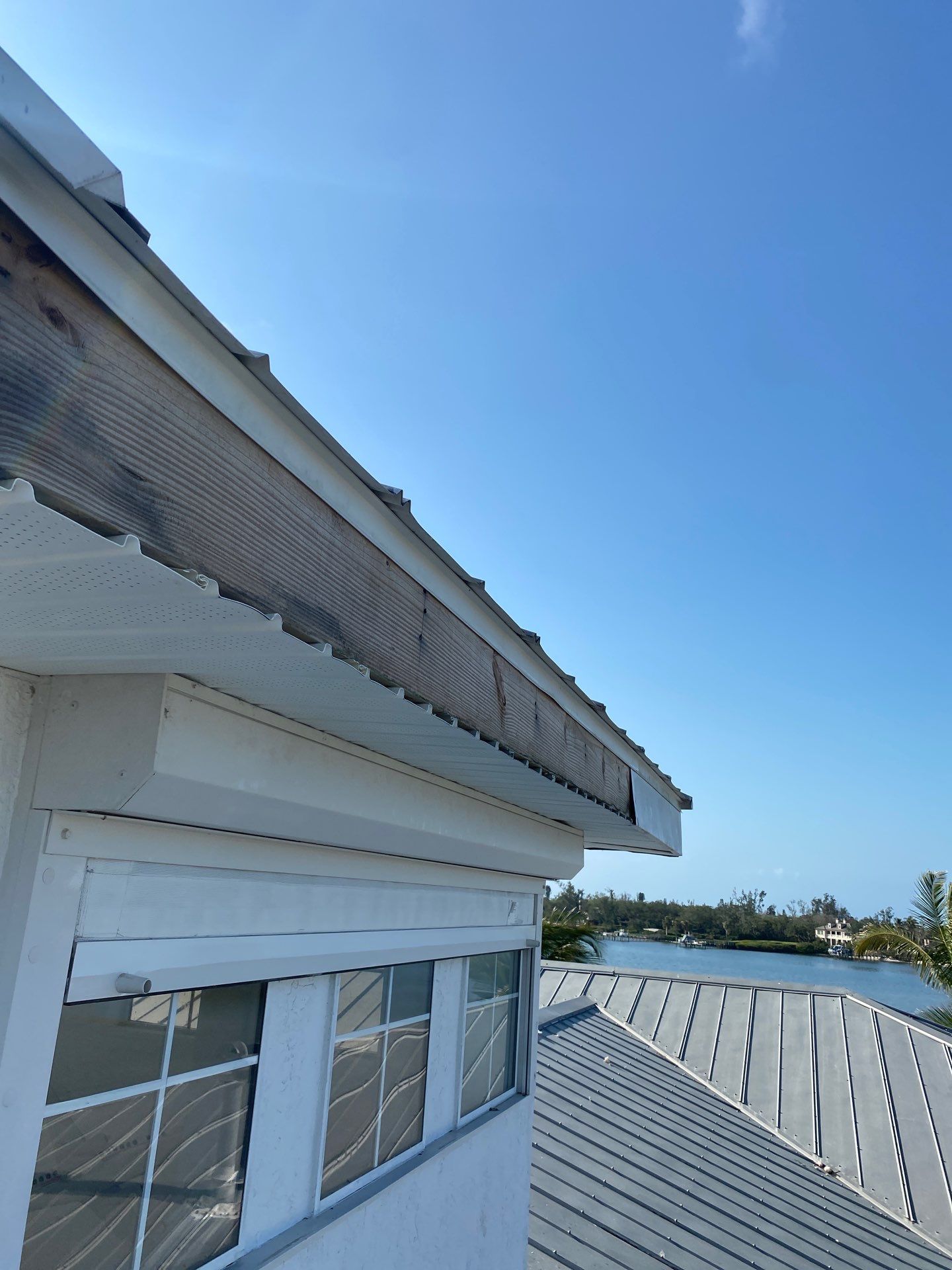 Seamless Gutter Installation for Beach Homes in Sarasota FL by Gutter Professors