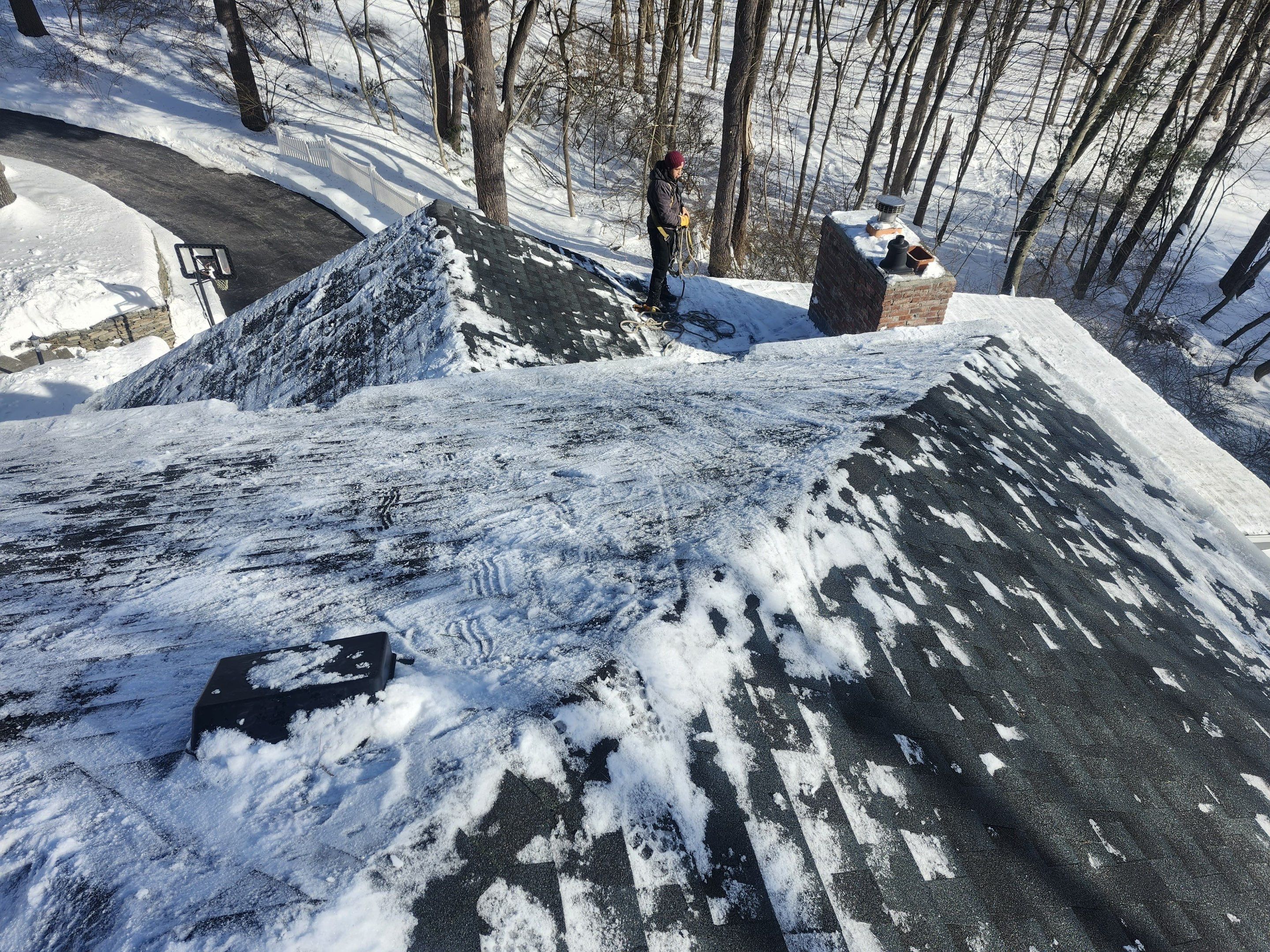 Ice Dam Removal & Snow Removal in Acton, MA by Mighty Dog Roofing of Greater Middlesex County
