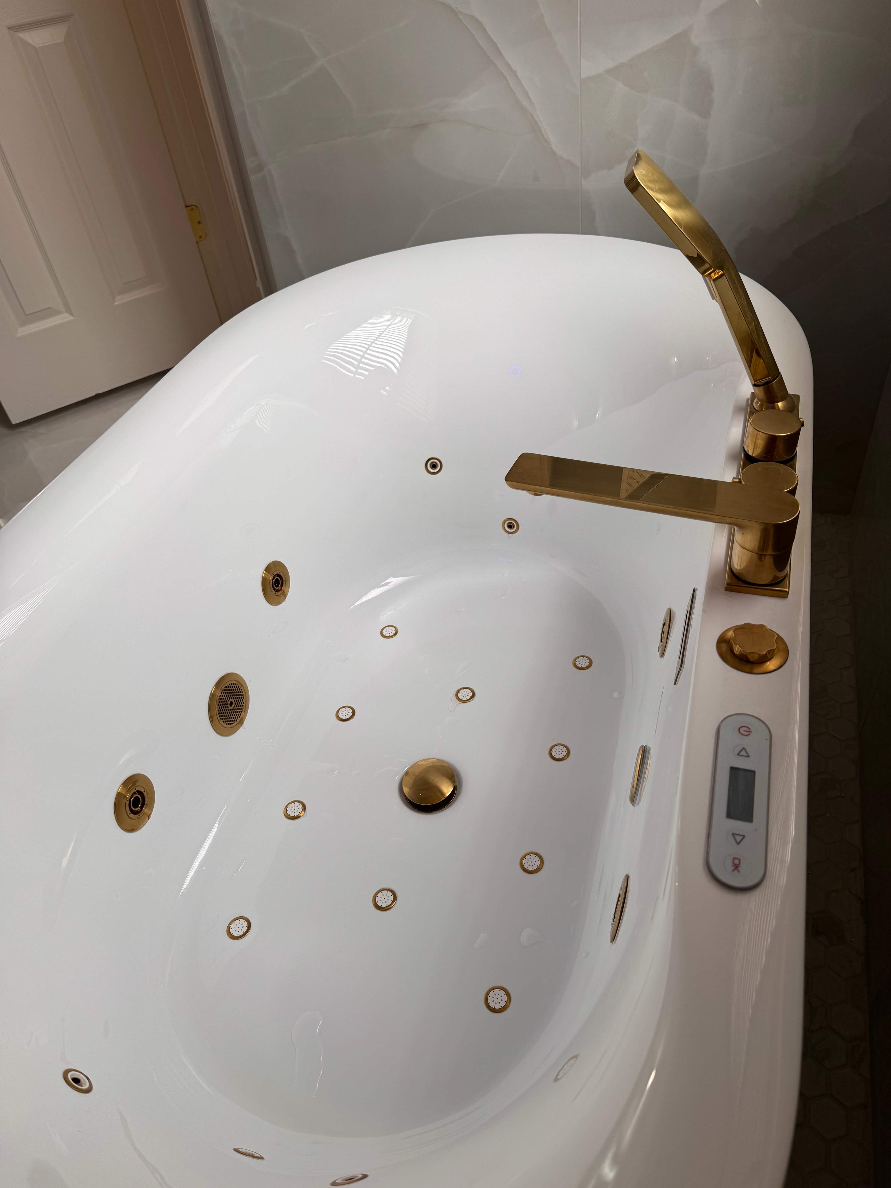 Master bathroom renovation by Prudencio