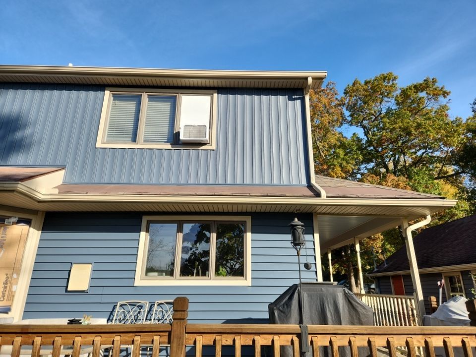 CertainTeed Monogram D5 Pacific Blue + Cedar Impression Shake Driftwood Blend & Pacific Blue + CertainTeed Board & Batten Pacific Blue by 180 Contractors