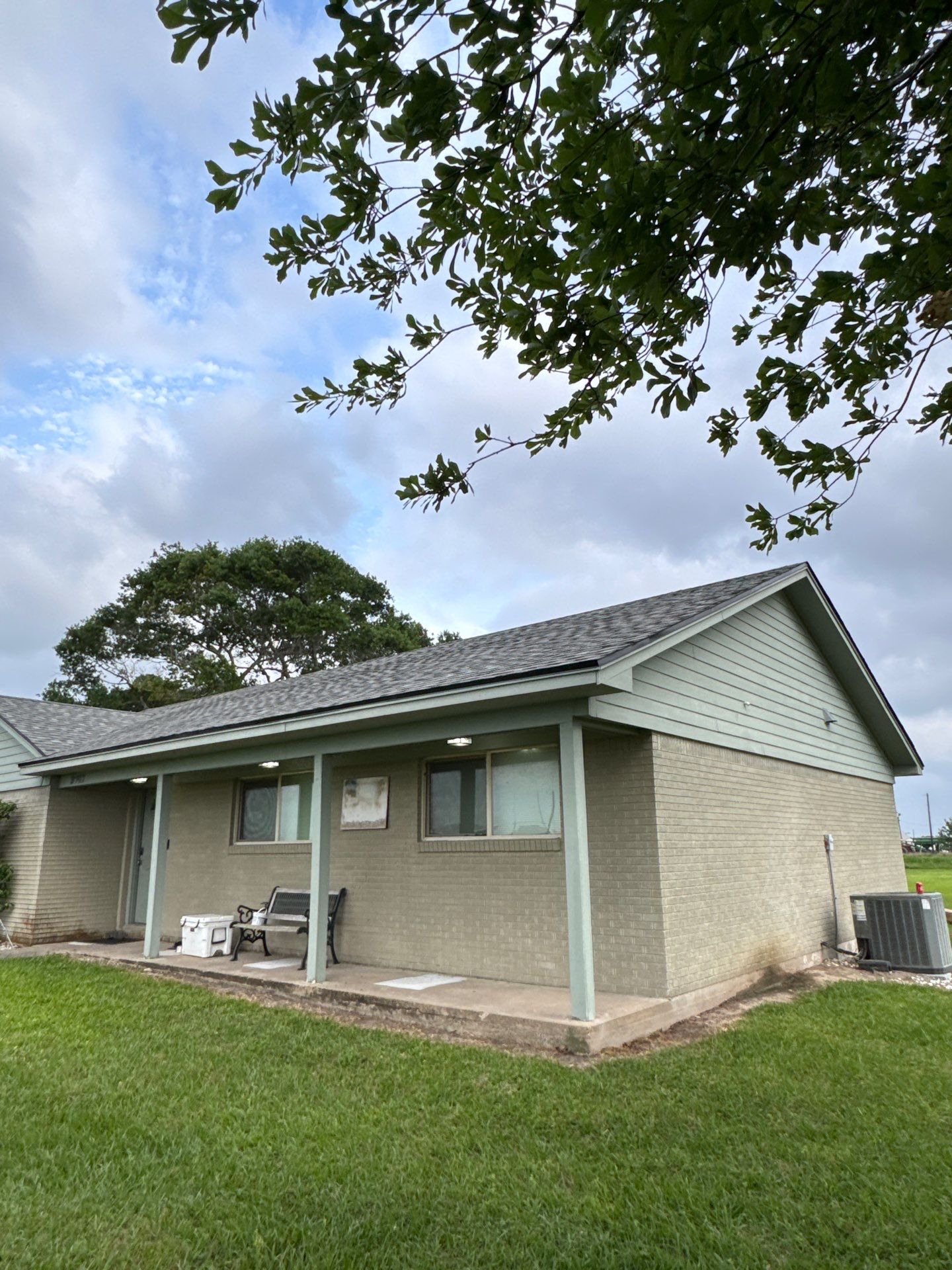 Roof Replacement louise by Roof Repair Company