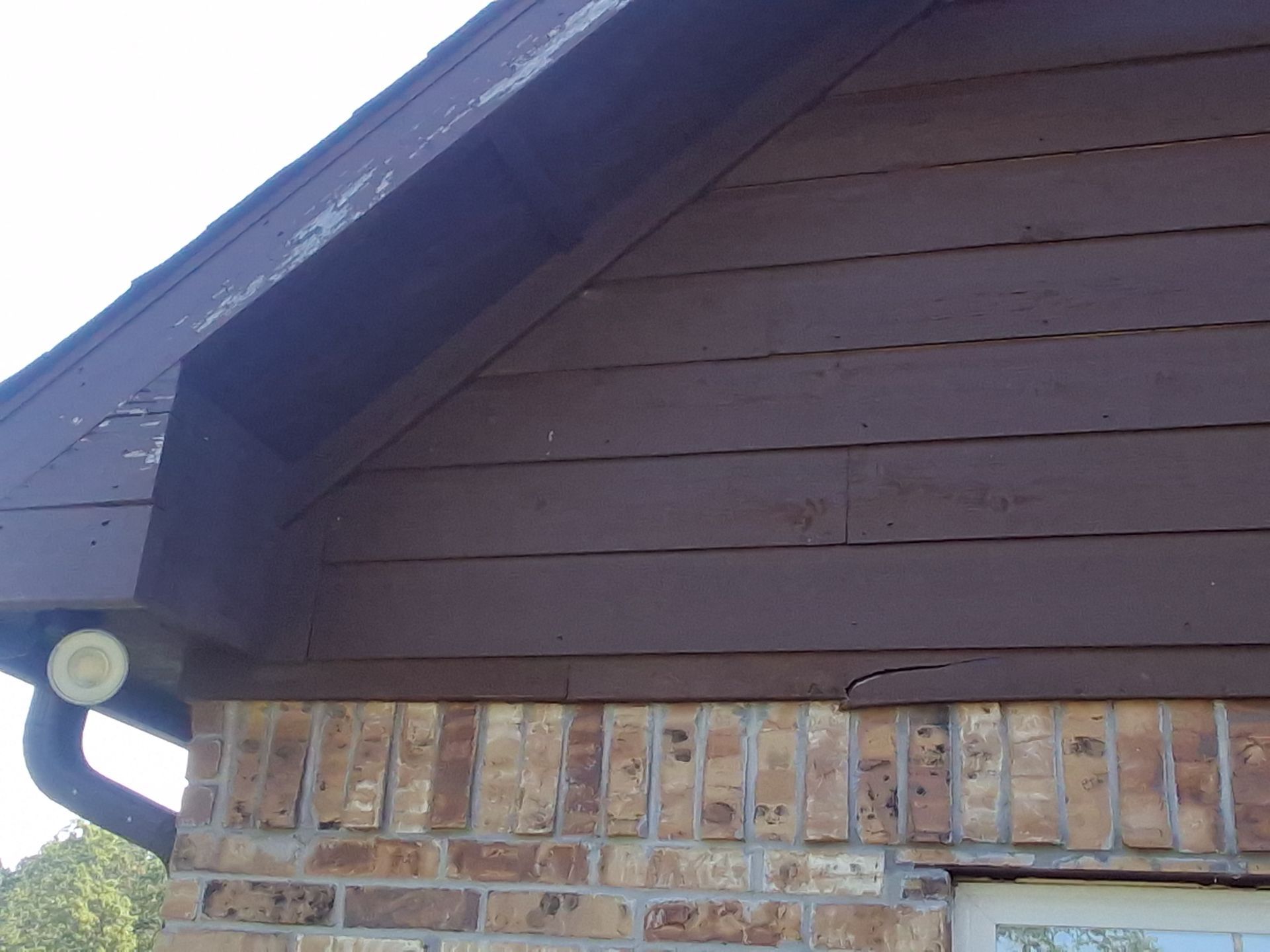From Dated Brown to Modern Contrast: A Mineola Exterior Transformation by Quality Coats Painting