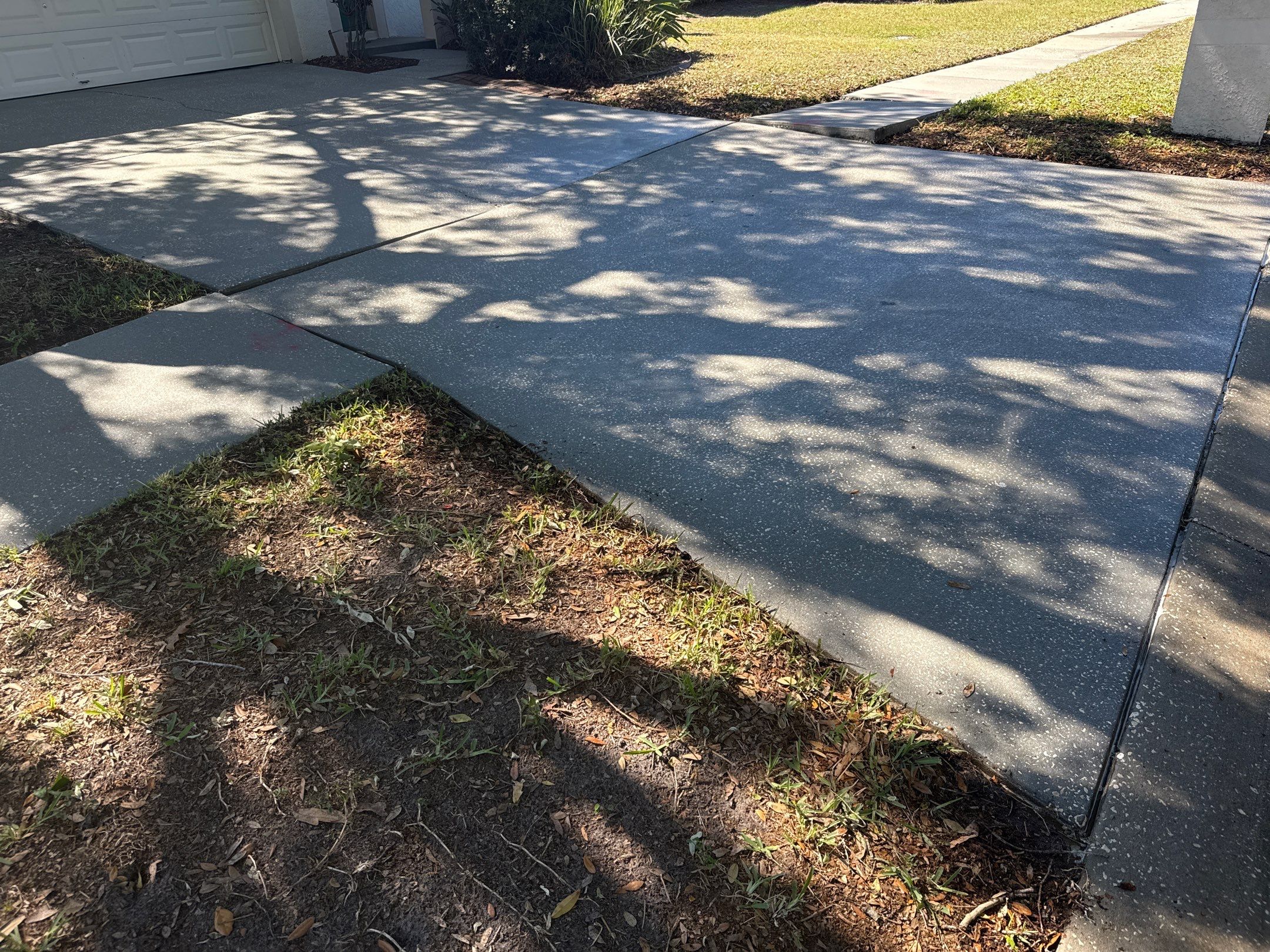 Concrete Driveway & Sidewalk Cleaning ā Peppermill IV at Providence Lakes, Brandon, FL by Sunshine AquaWash