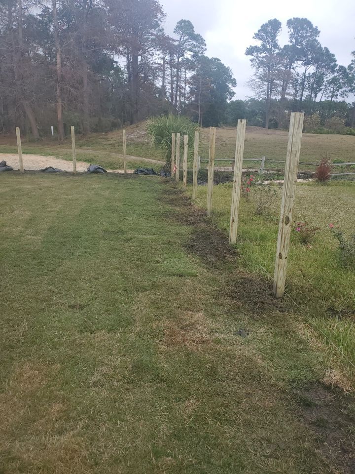 You can never go wrong with Horizontal by Hip Square Fence Inc.