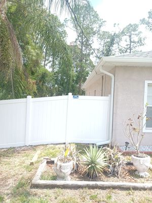 North Port, FL 6ft. Tall White Vinyl Privacy Fence