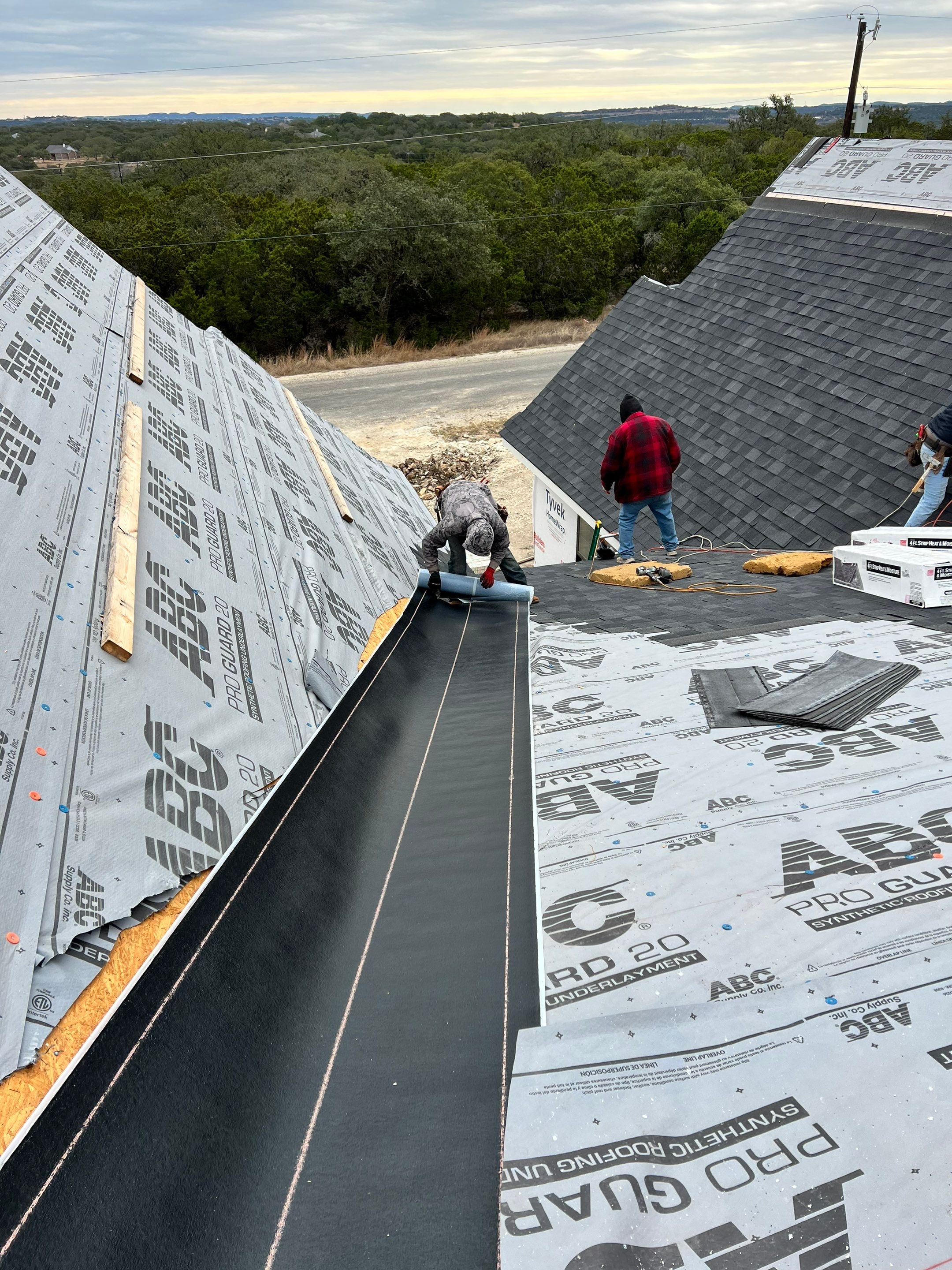 New Home Construction using Owens Corning 30 year Architectural Shingles by Premier Roofing and Contracting
