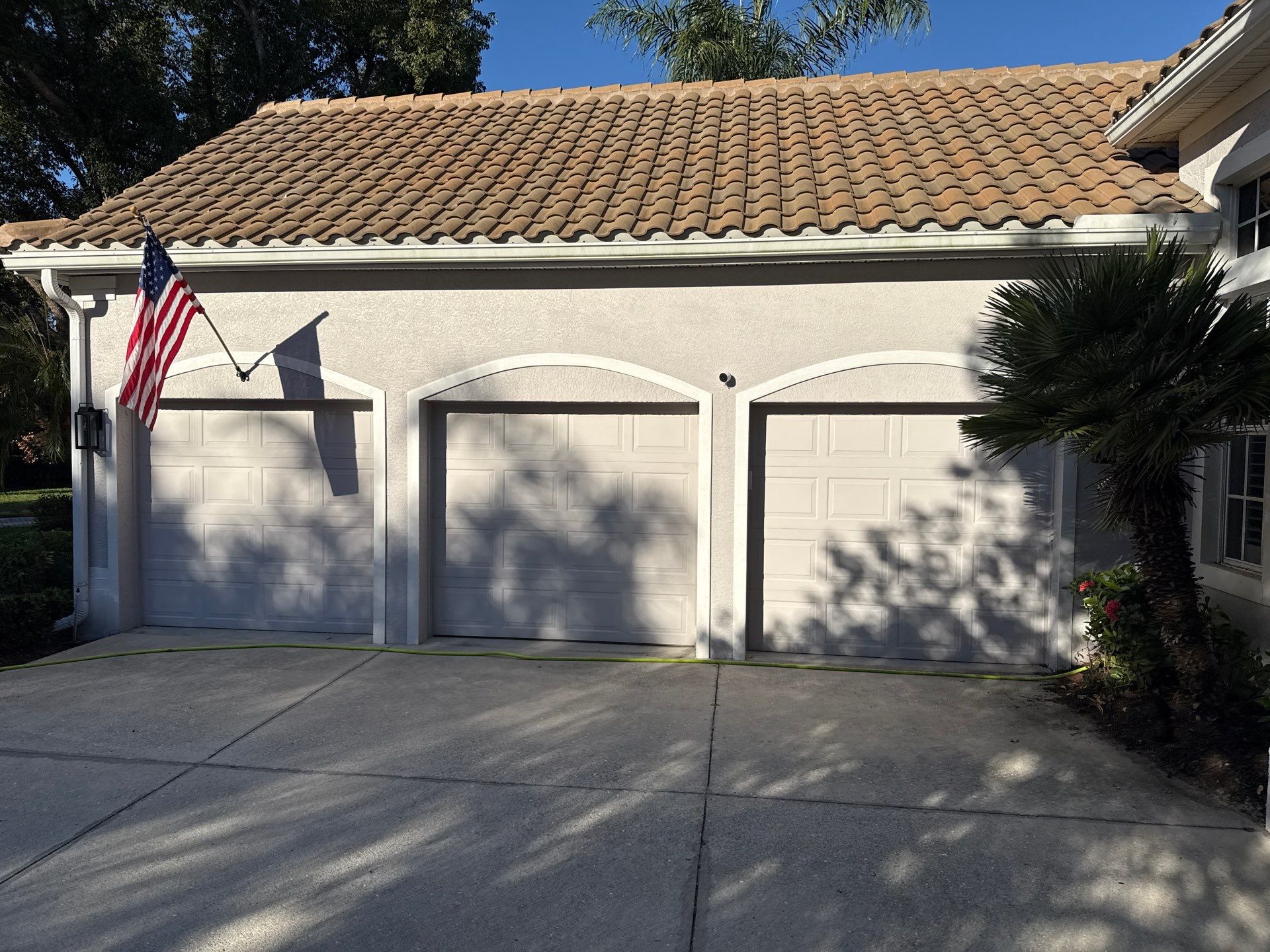 House Wash, Pool Deck & Screen Enclosure Cleaning | University Park, Sarasota FL by Sunshine AquaWash