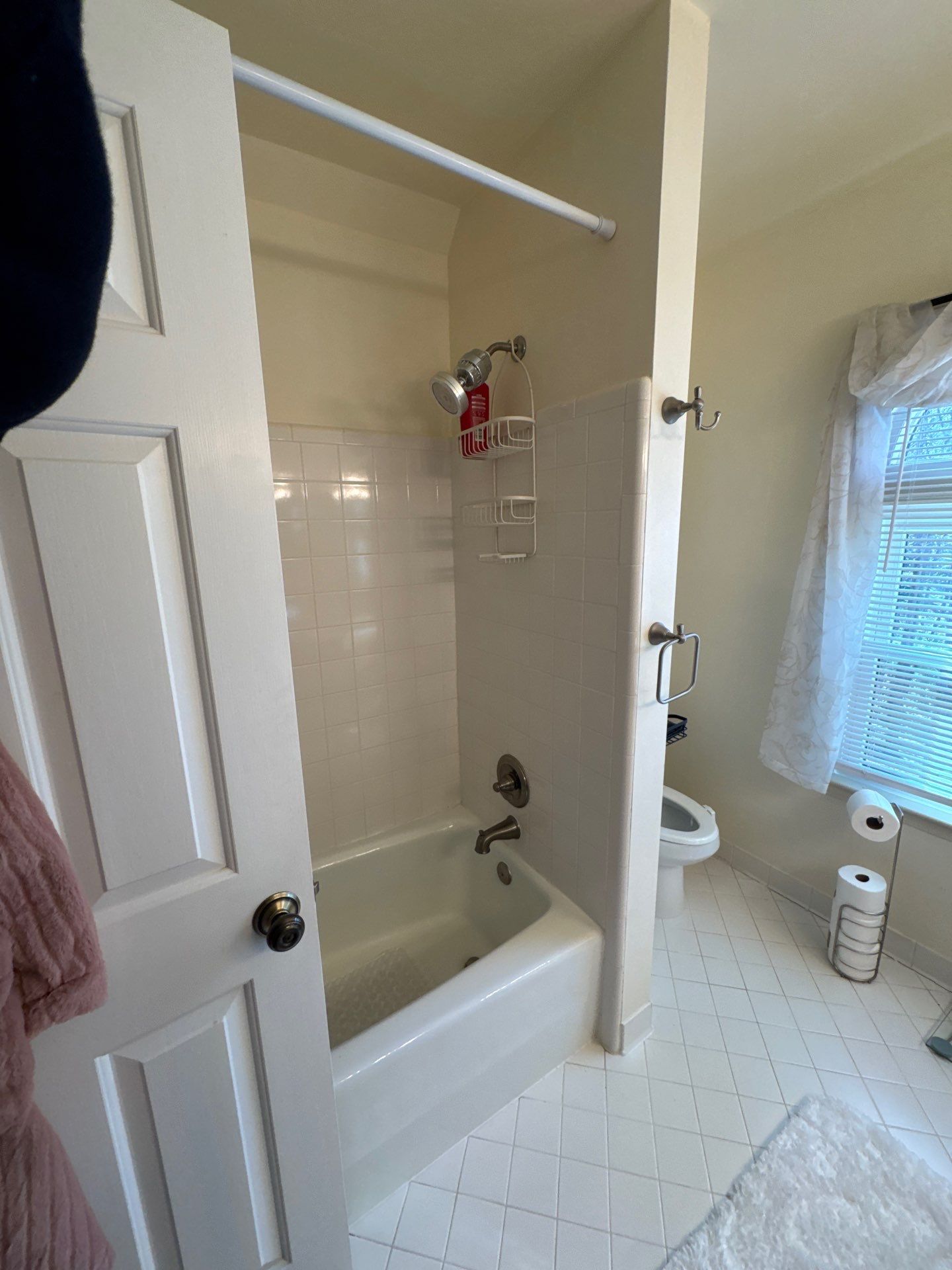 Guest bathroom renovation by Prudencio