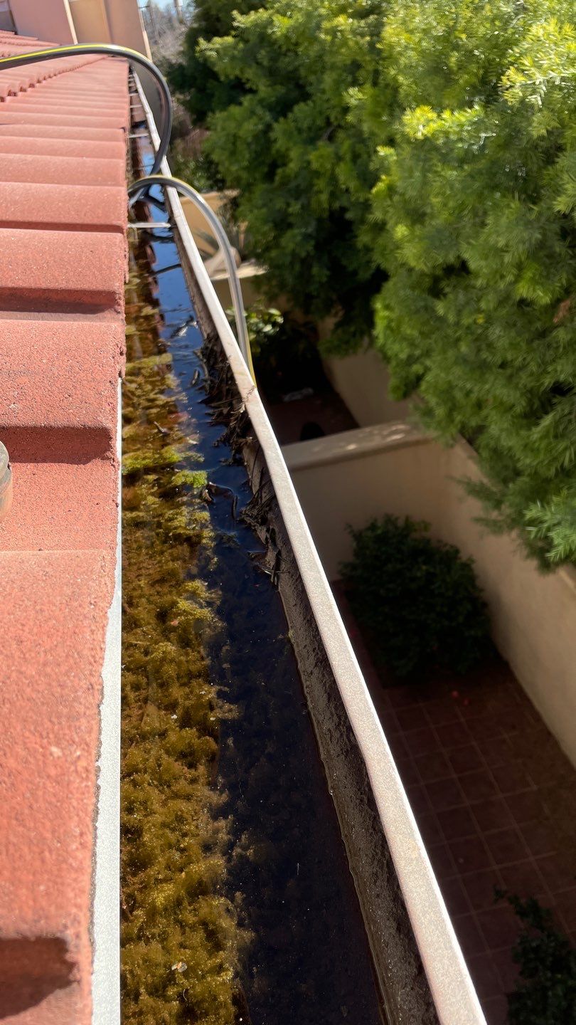 12-Unit HOA Gutter Cleaning in San Jose by All One Solar Shine