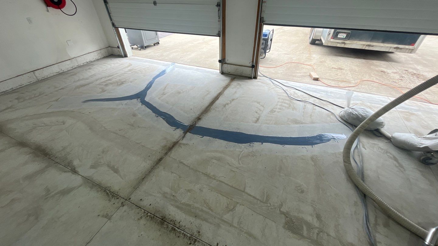 Garage using Silver Creek by Select Painting, Coatings & Garage Cabinets