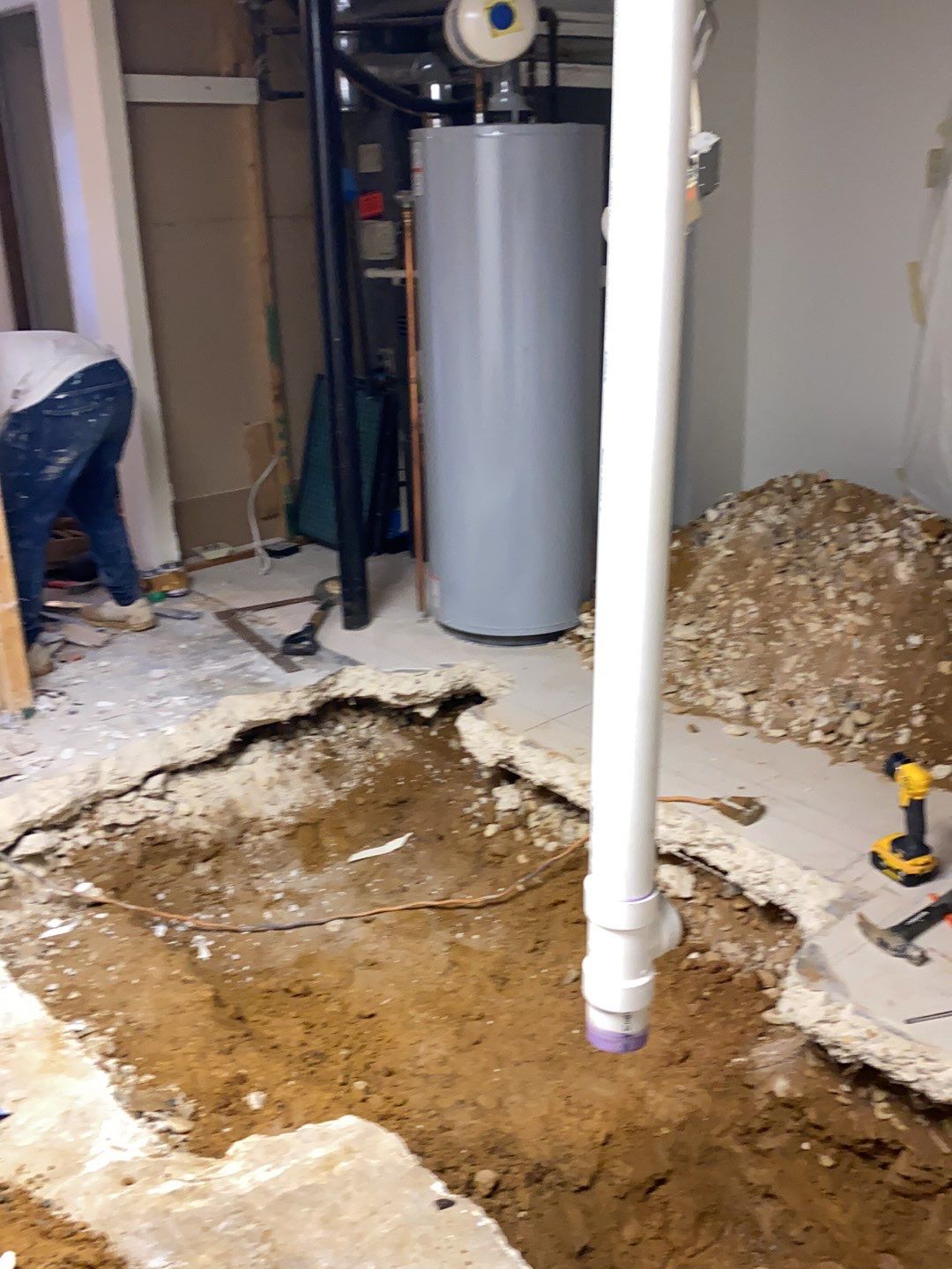 Full bathroom Installtion  by Jesus Master Handyman LLC 