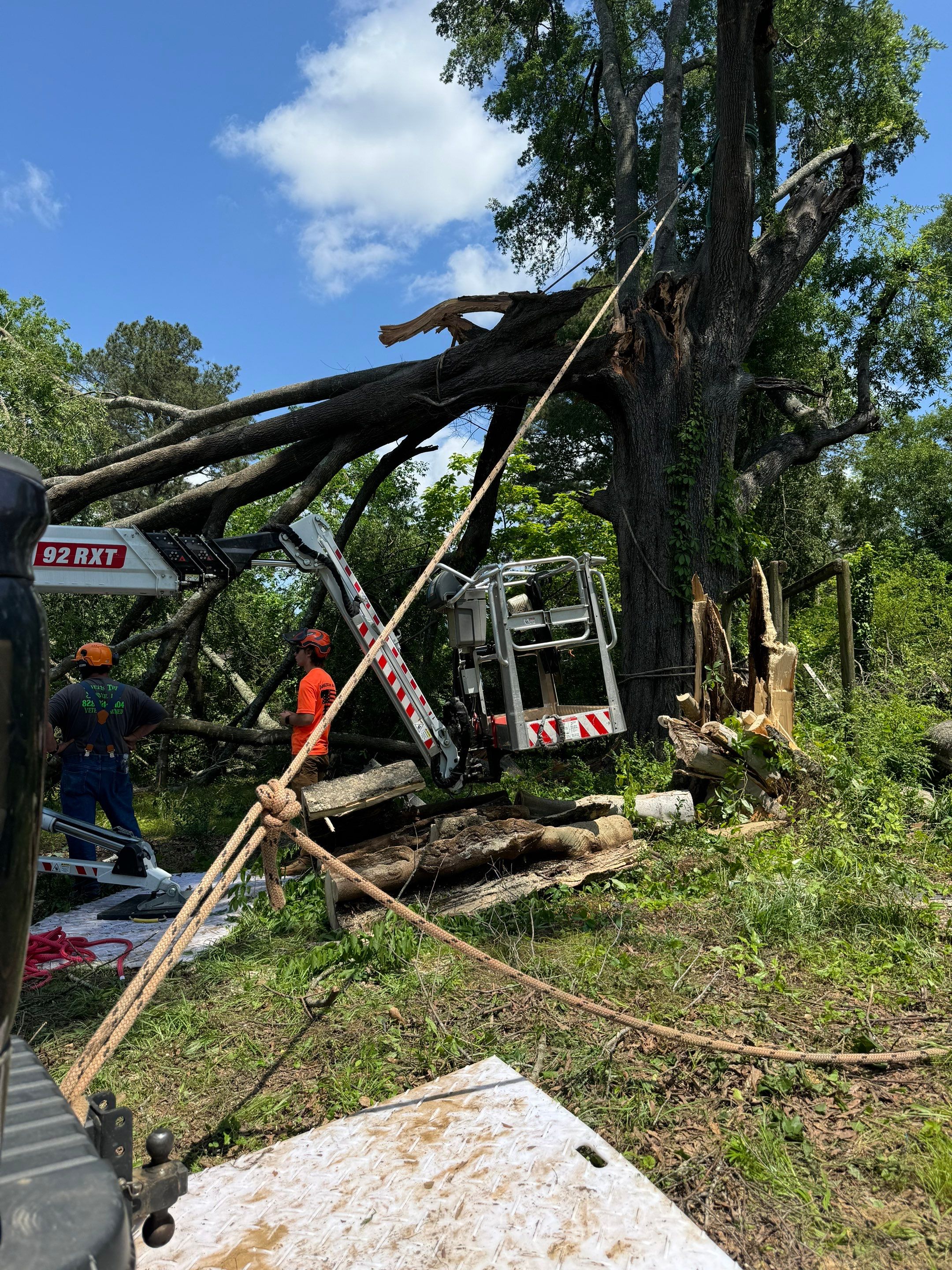 Disaster Relief Using 100-Ton Crane and DinoLift by American Arbor