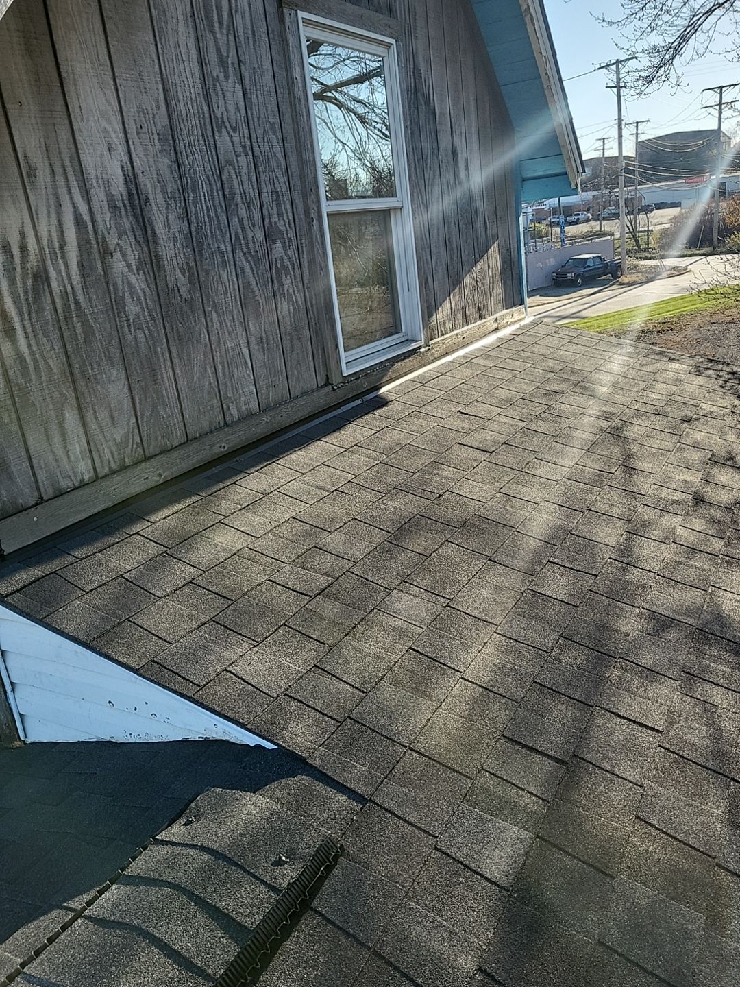 ATLAS PINNACLE COLOR: BLACK SHADOW DRIP EDGE: WHITE by Eagle Eye Roofing