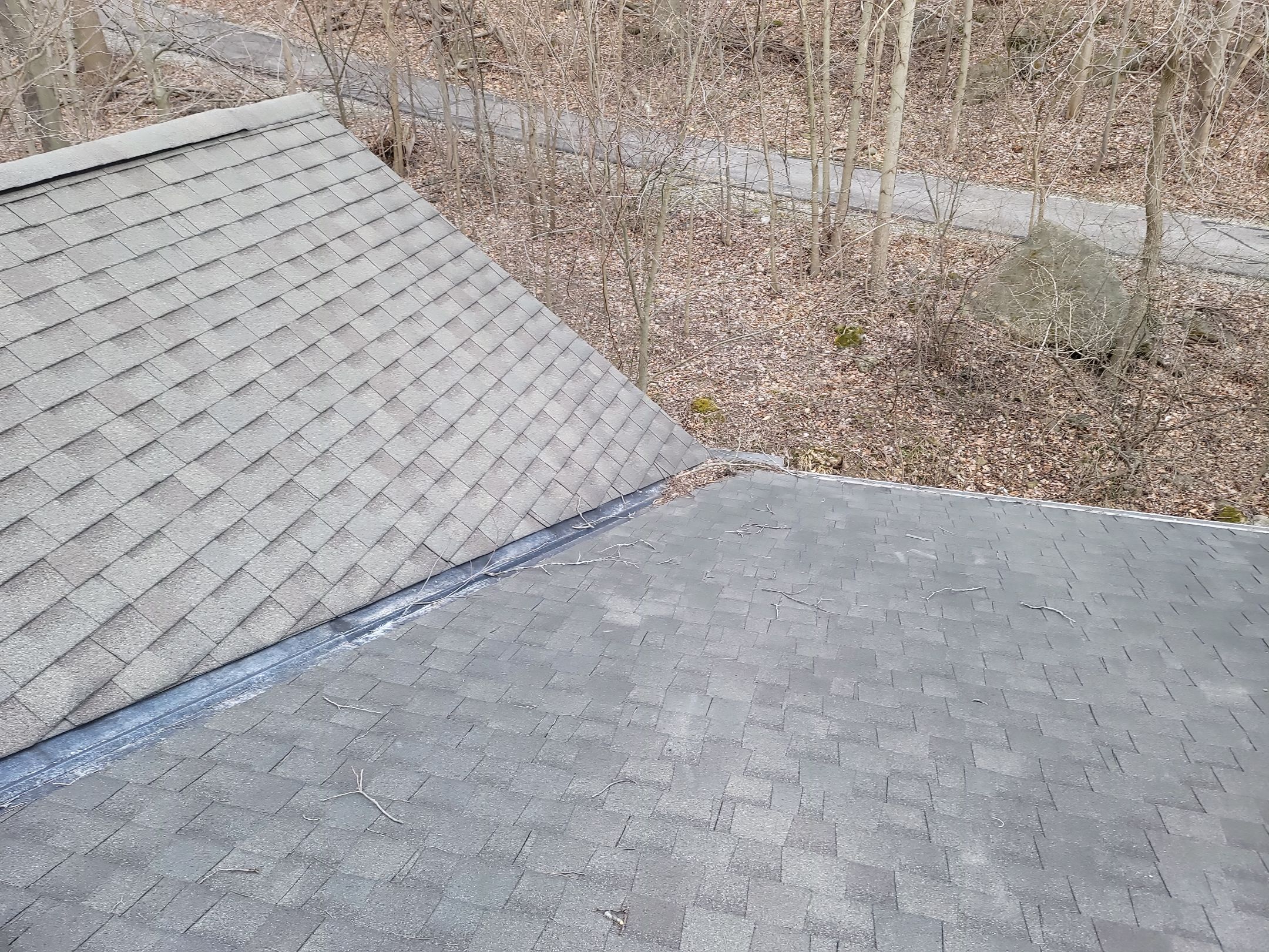 ATLAS PINNACLE HP W/SCOTCHGARD COLOR: WEATHERED WOOD by Eagle Eye Roofing