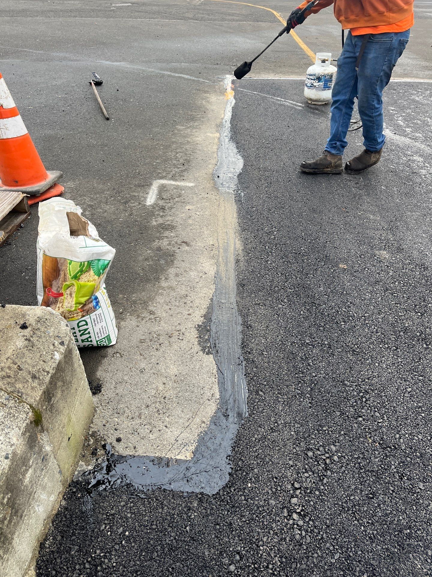Asphalt Patch Repair | Lynnwood  by Jireh Asphalt & Concrete Inc 
