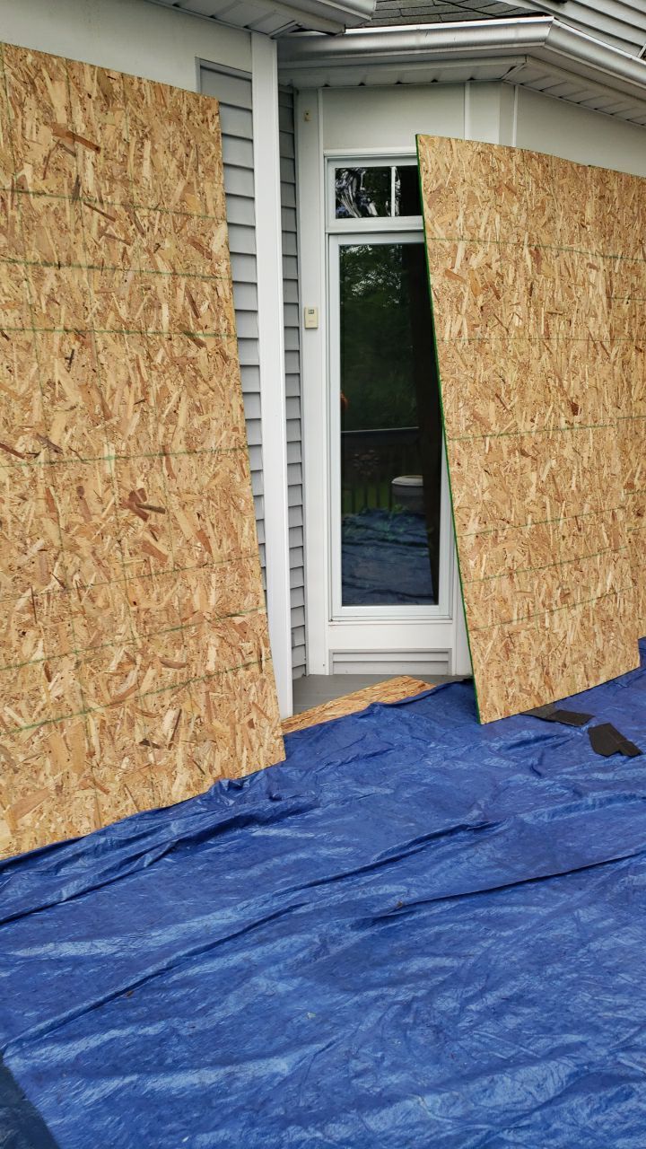 Brand: Atlas Pinnacle Color: Pristine Socthgard Pewter Drip: Black by Eagle Eye Roofing