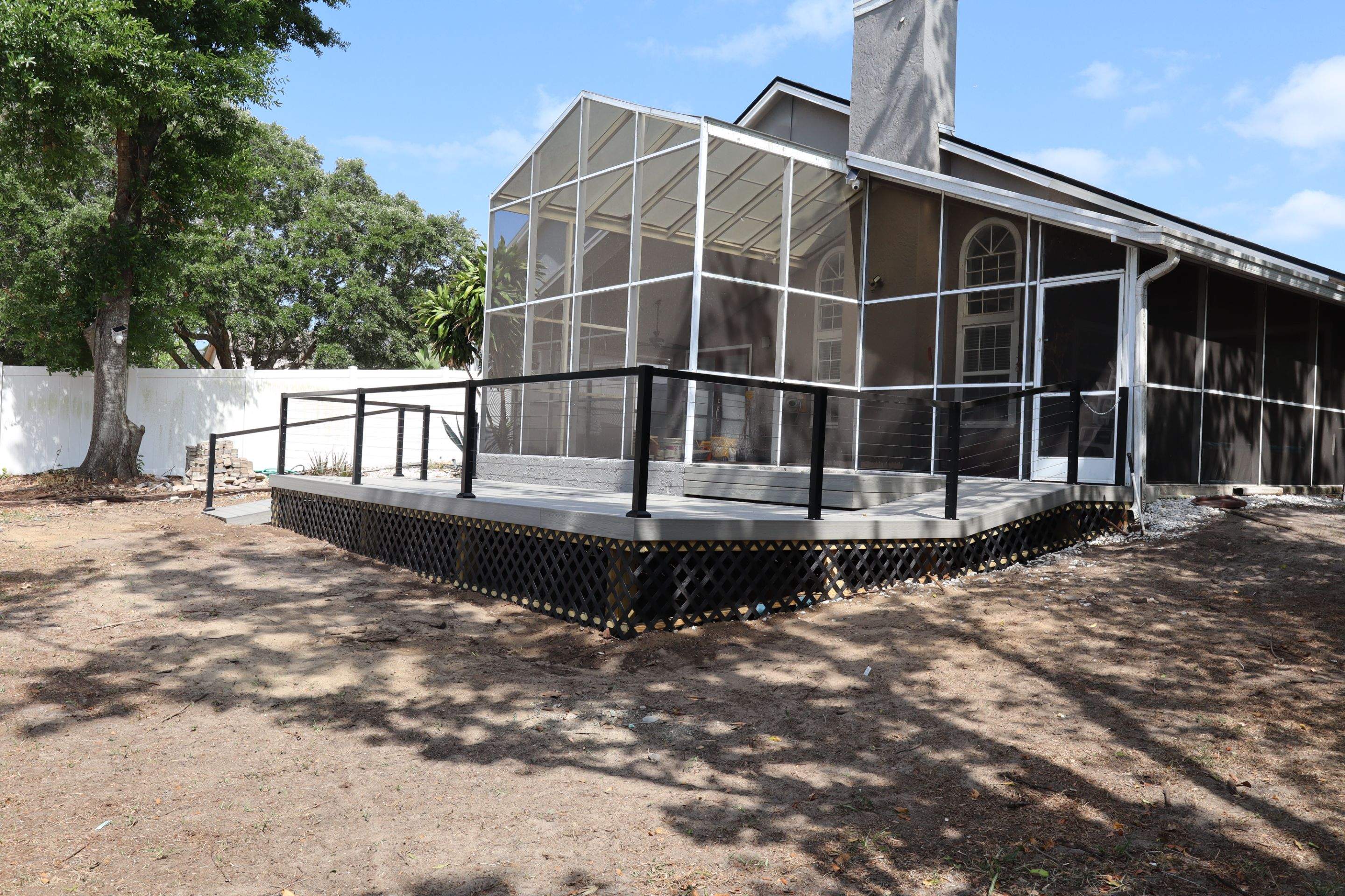 Composite deck and aluminum railings by Orlando pergolas 