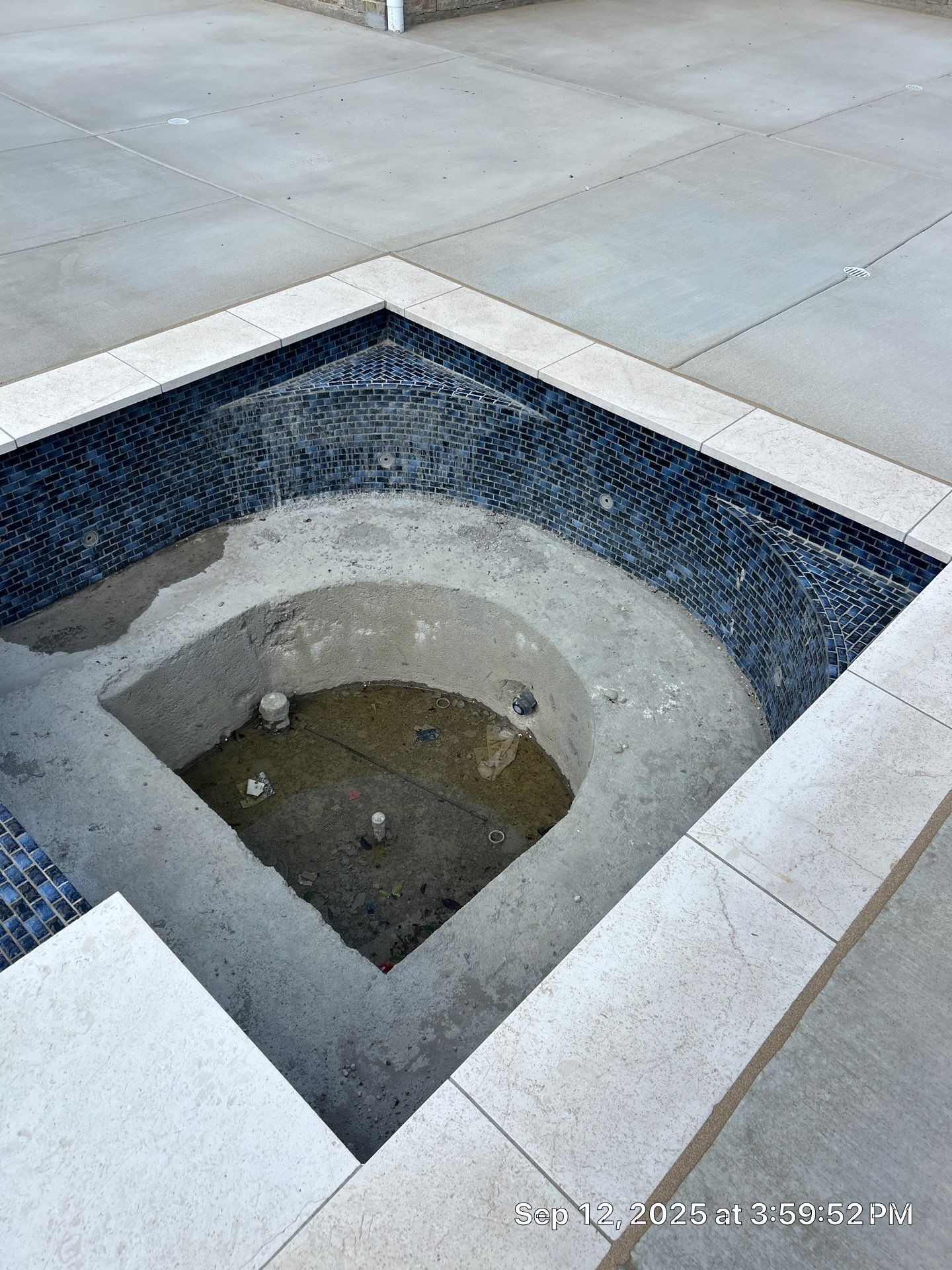 Geometric Pool with Inset Spa and Dark Interior by Pinnacle Pools and Spas - DFW