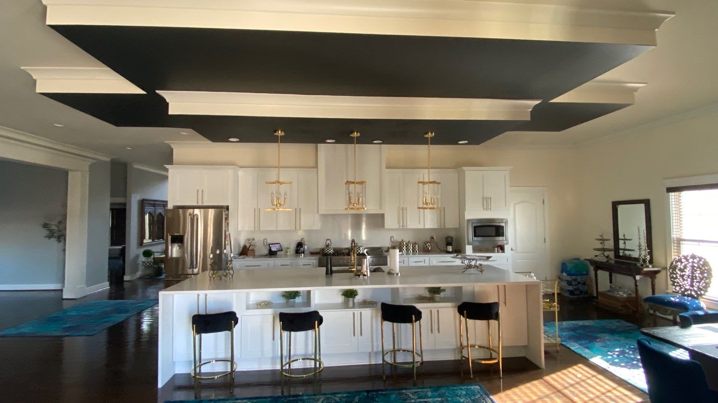 build car garage and efisienci room  using new construction by Jesus Master Handyman LLC 