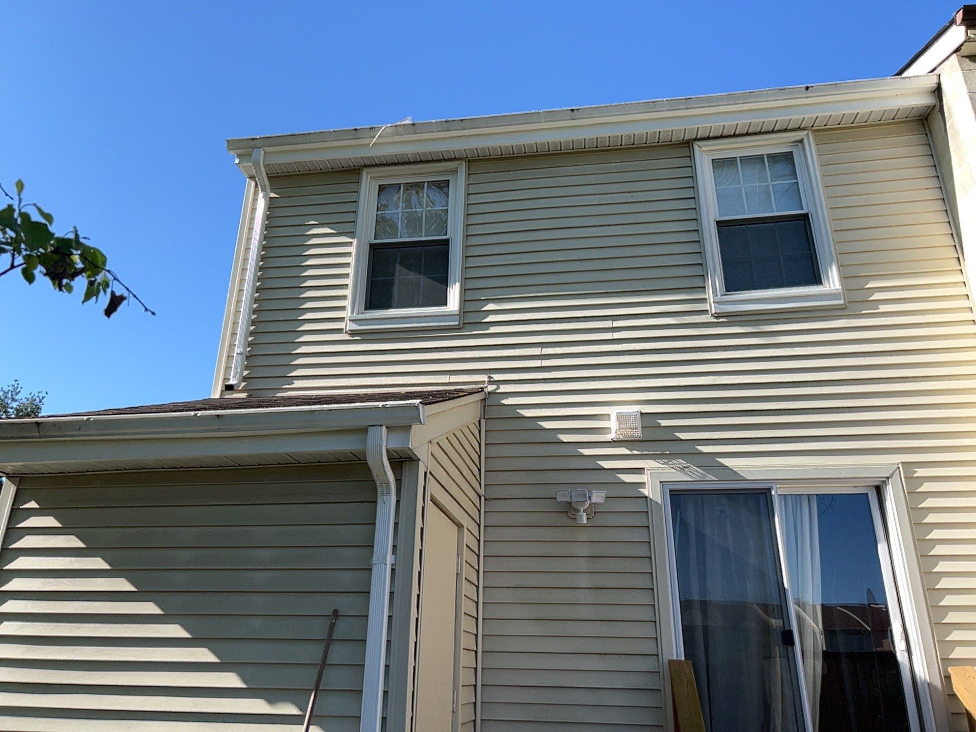 Centreville: CertainTeed Monogram Siding in Sandstone Beige by RM Banning, Inc.