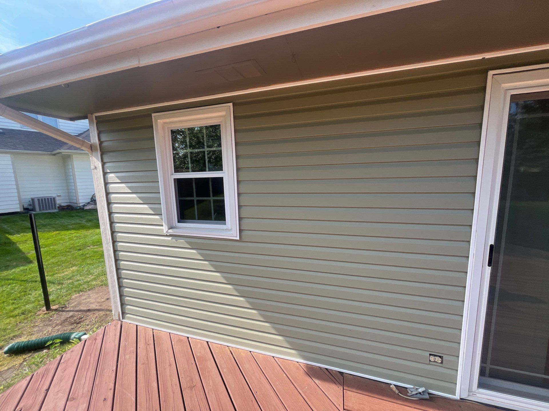Vinyl siding in Pleasant Hill, IA by Blu Ember Properties