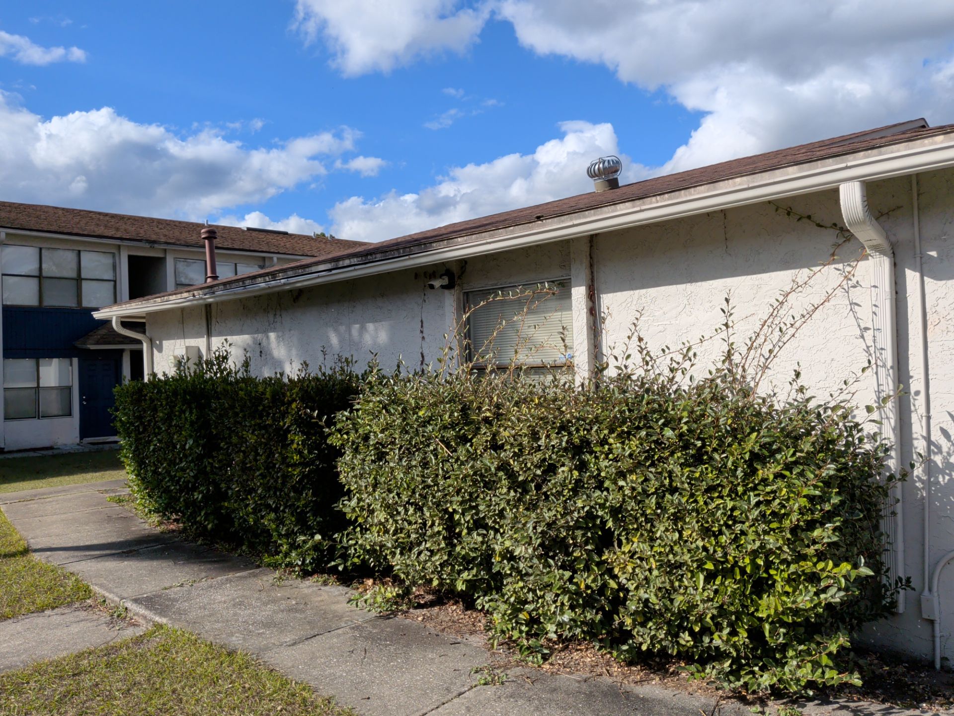 Commercial Landscape Cleanup & Weekly Maintenance — Grassy Pond Apartments by Harmoni Home Services