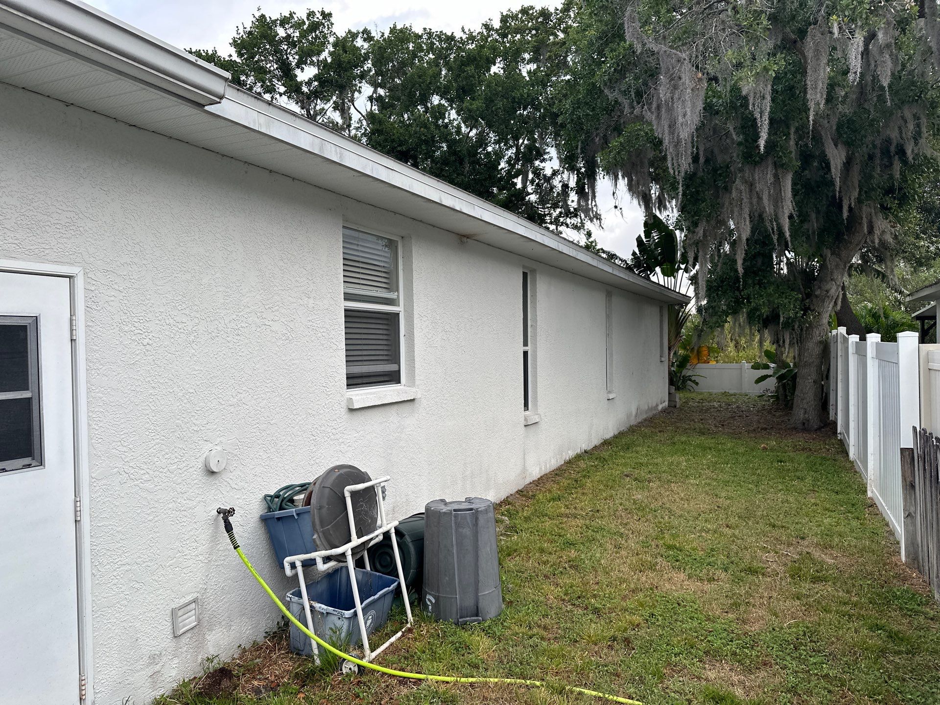 1-Story House Wash, Driveway, Patio/Lanai & Screen Enclosure Cleaning in Oakley Community, Ellenton, FL | Sunshine AquaWash by Sunshine AquaWash