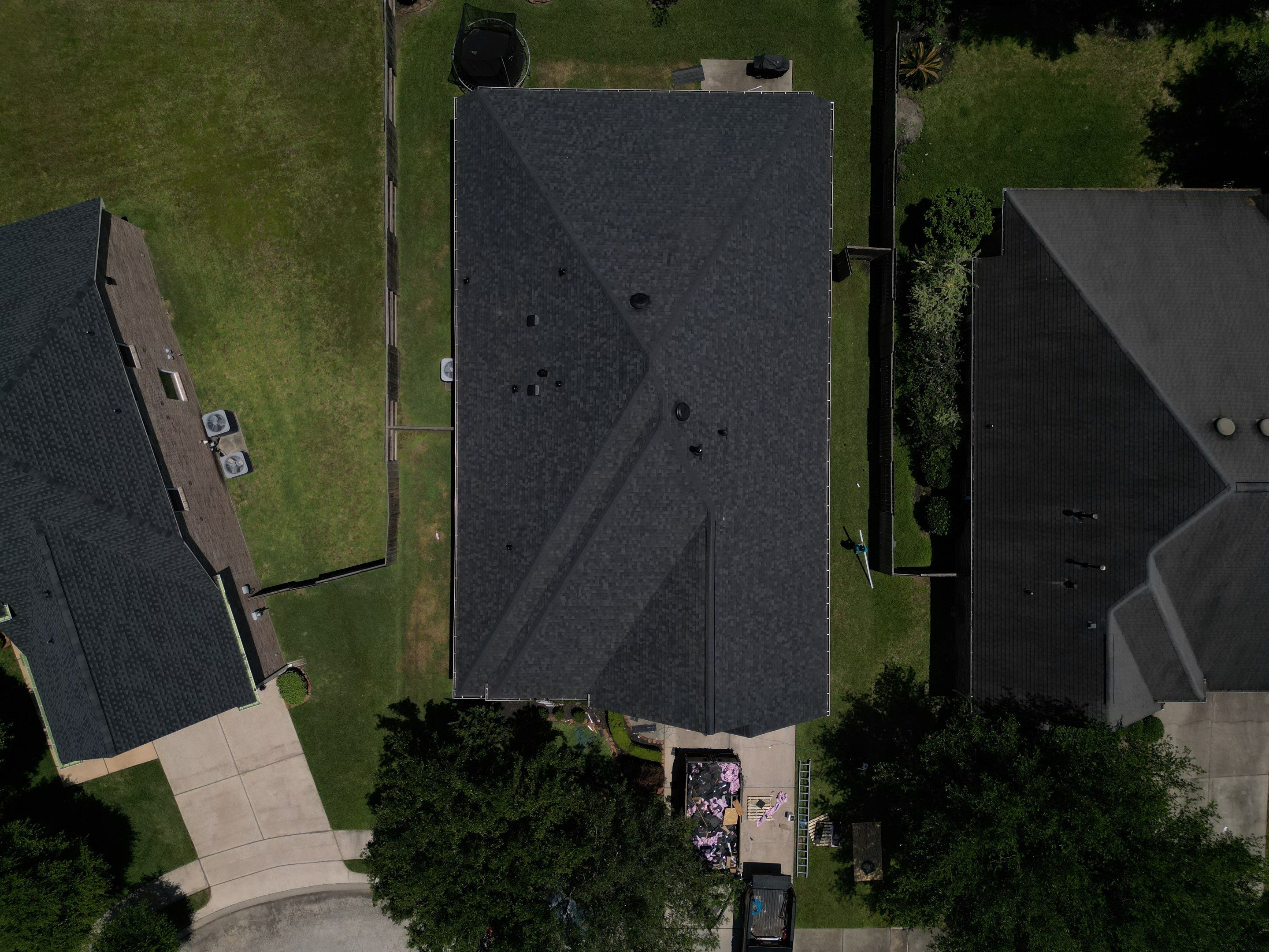 OC Duration Onyx Black by HHH Roofing & Construction