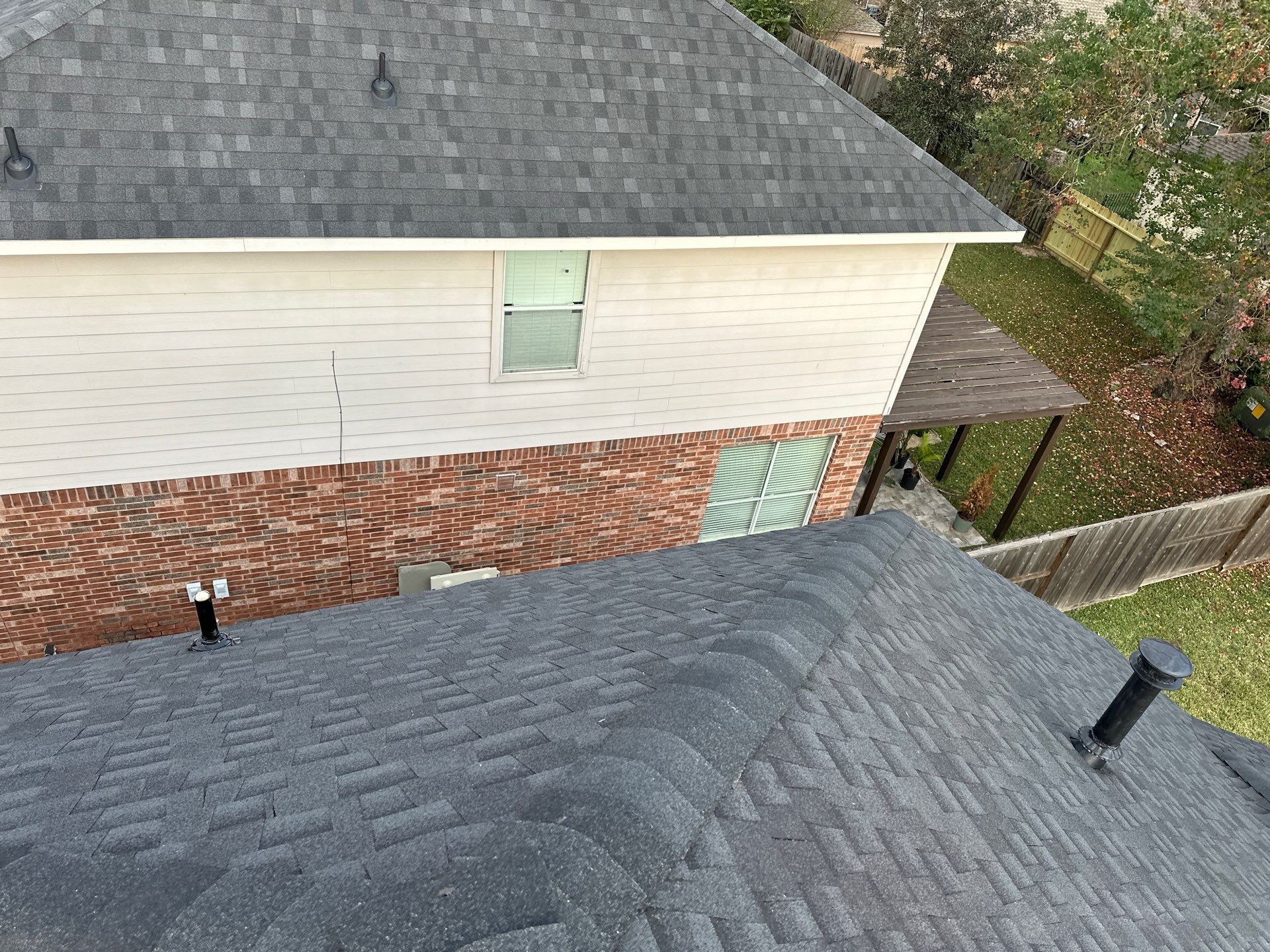 GAF HDZ CHARCOAL W/ PREMIUM RIDGE Z by Motion Roofing