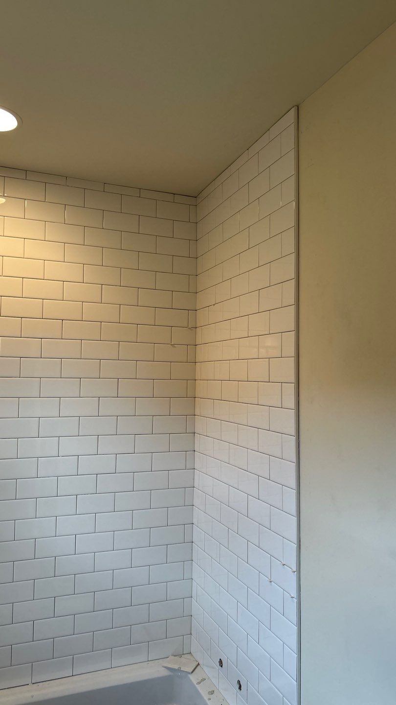 New Tub Surround  by Footprints Floors of Nashville