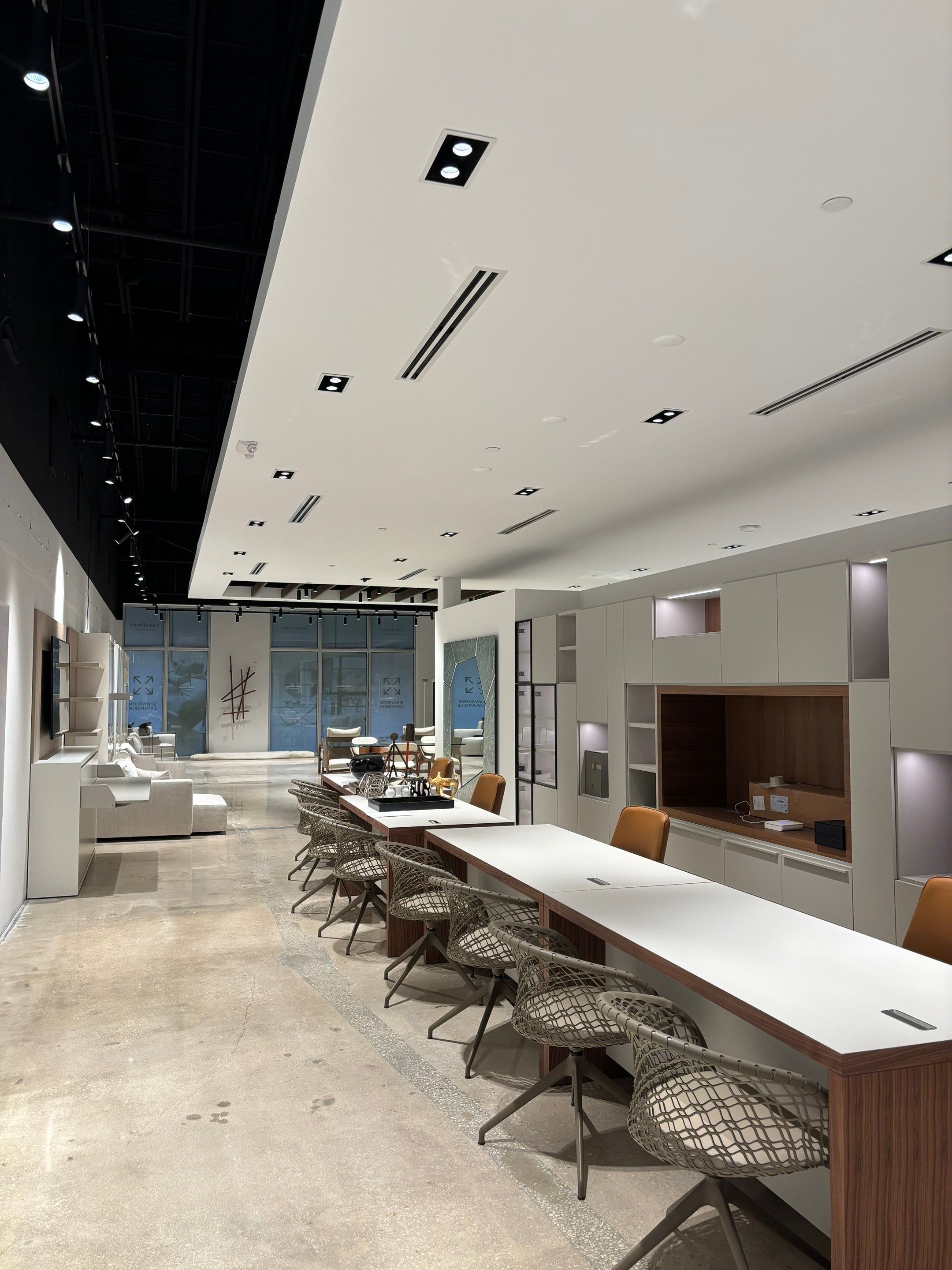 Aventura Comercial by The Goat Contractor ( Giampri Corp)