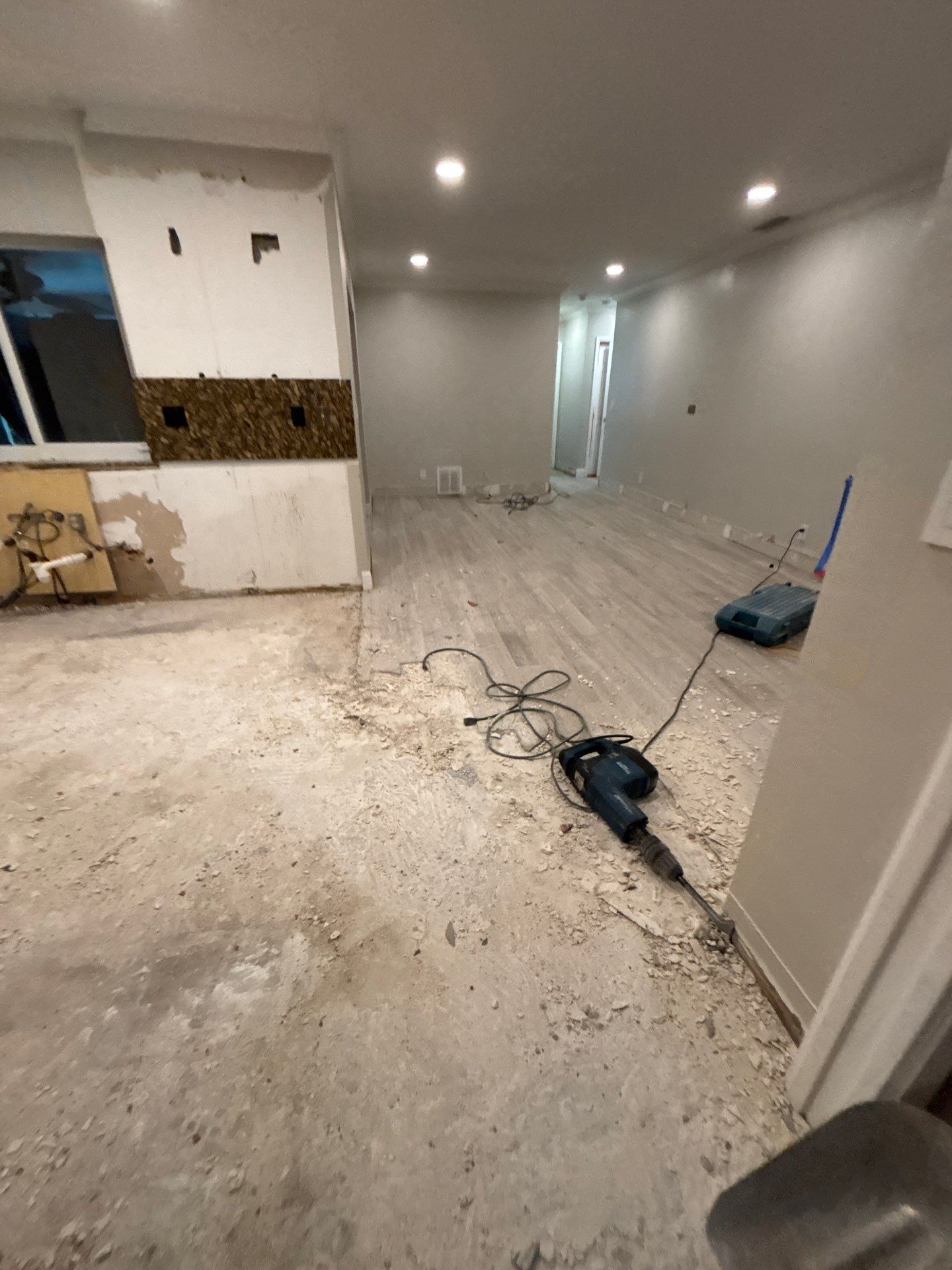 48x48 Flooring - East Boca Raton by Hevi Tile