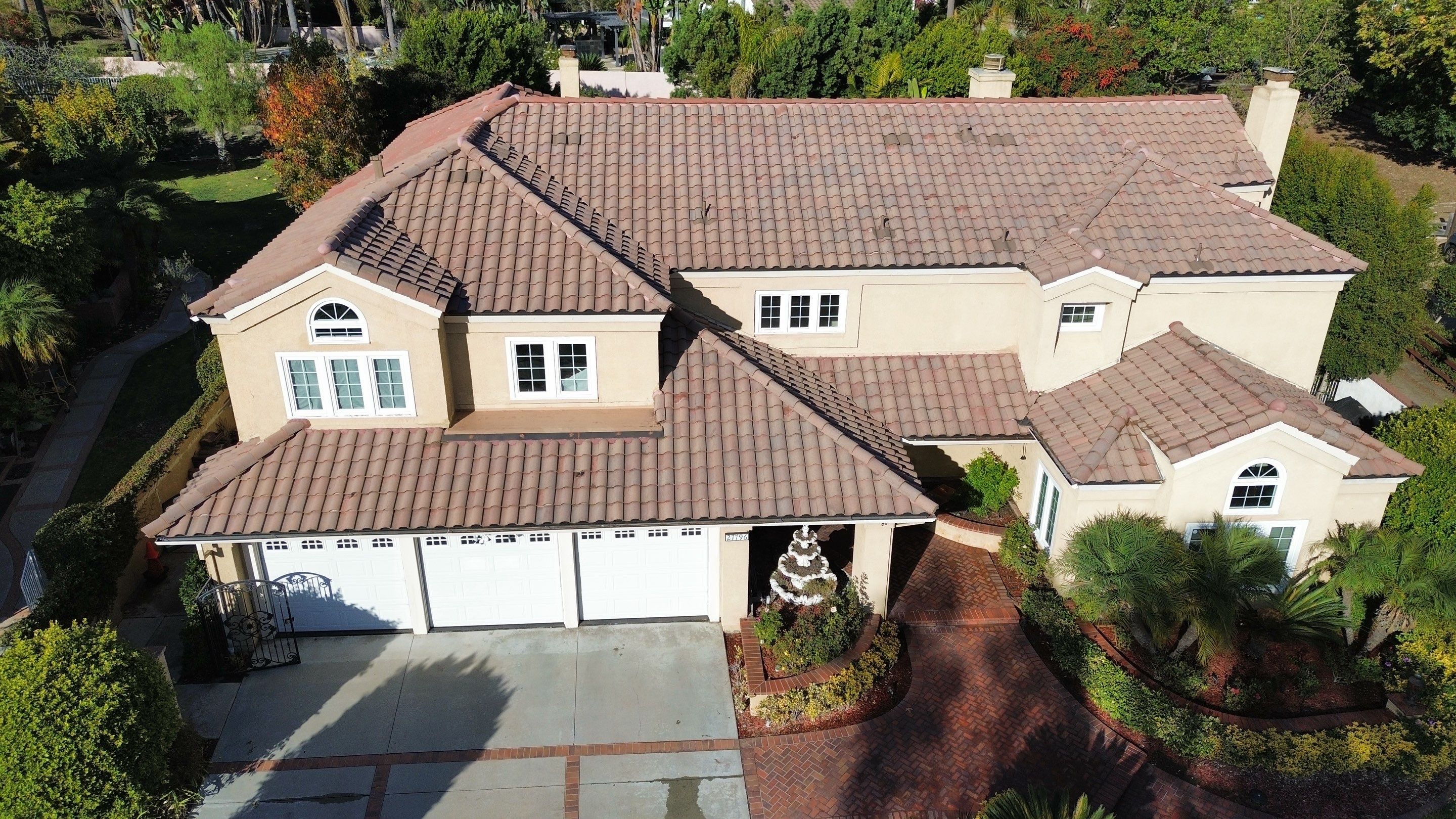 Roof Cleaning by Pirate Pete’s Power Washing