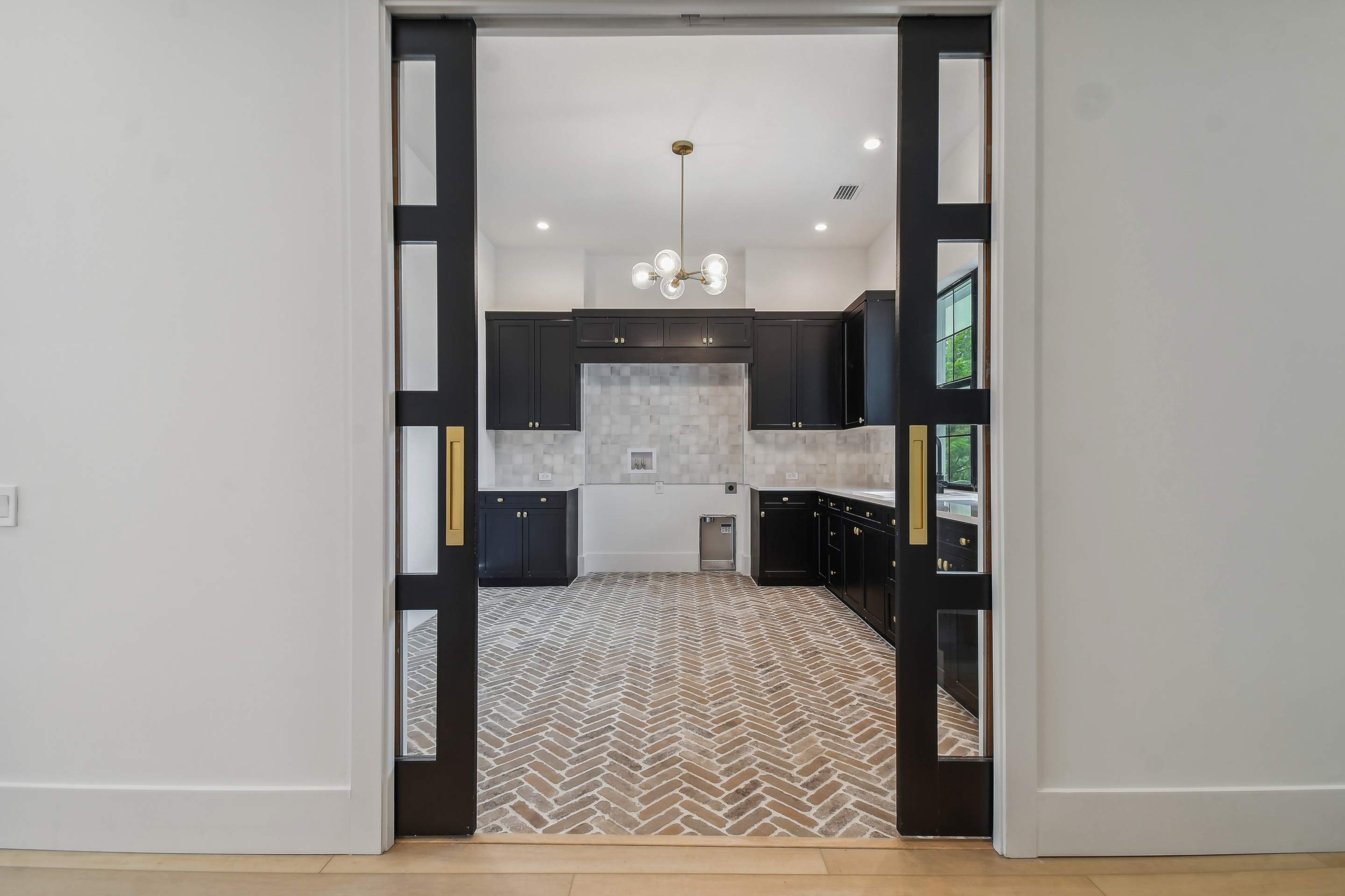 Custom Kingston by Lyons Heritage Tampa, LLC