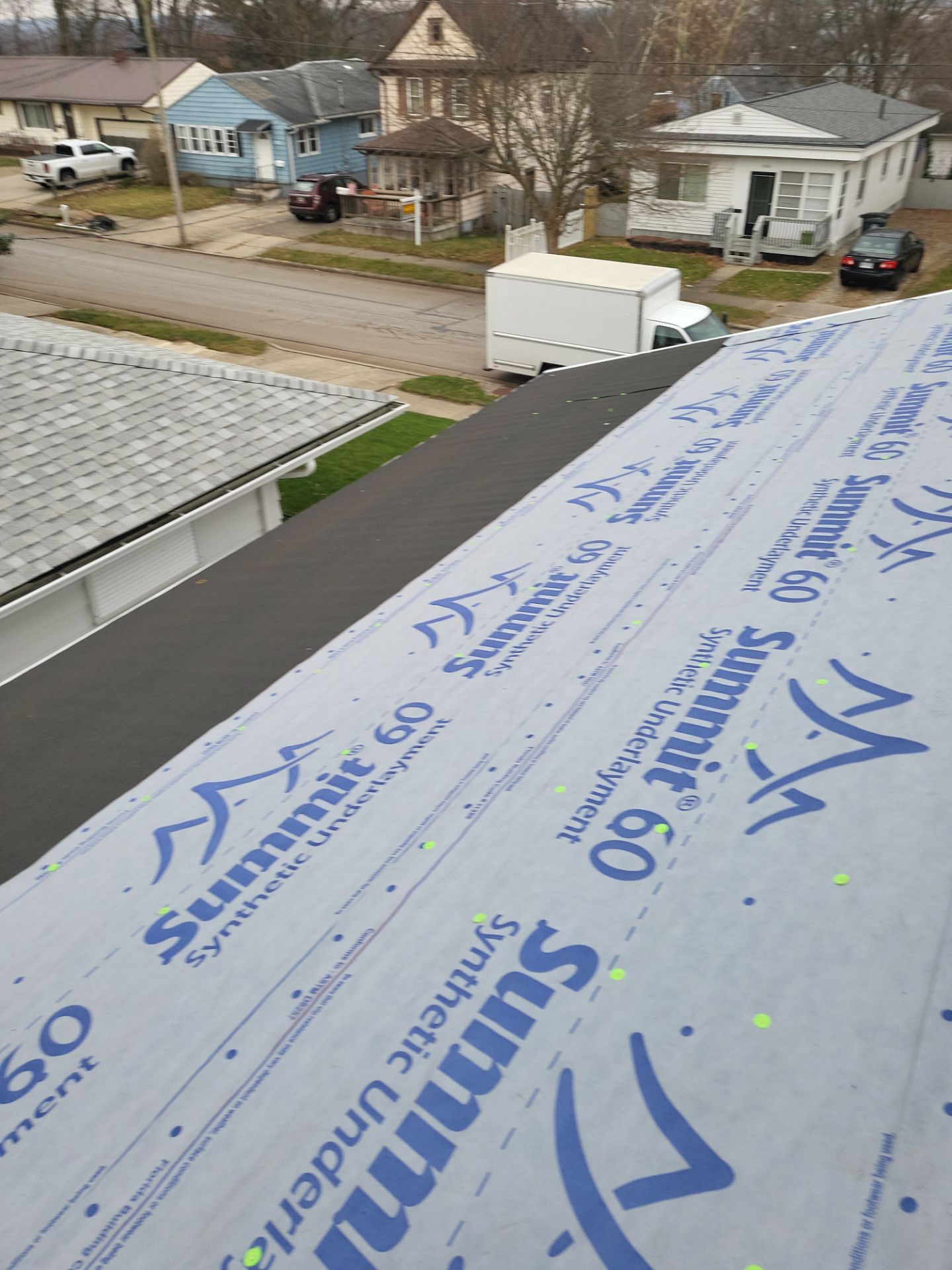 Atlas Pinnacle, Color: Oyster Shell, Drip Edge: White by Eagle Eye Roofing