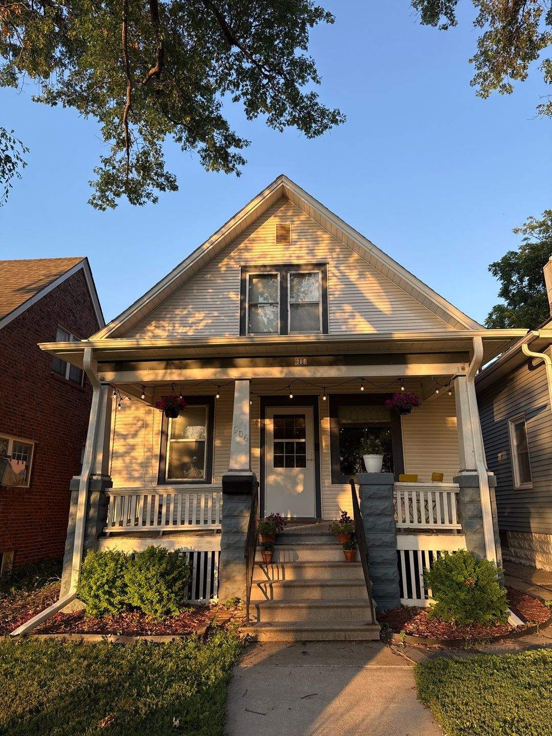 Vinyl Siding Replacement and Exterior Upgrades in Midtown by Hansen Projects