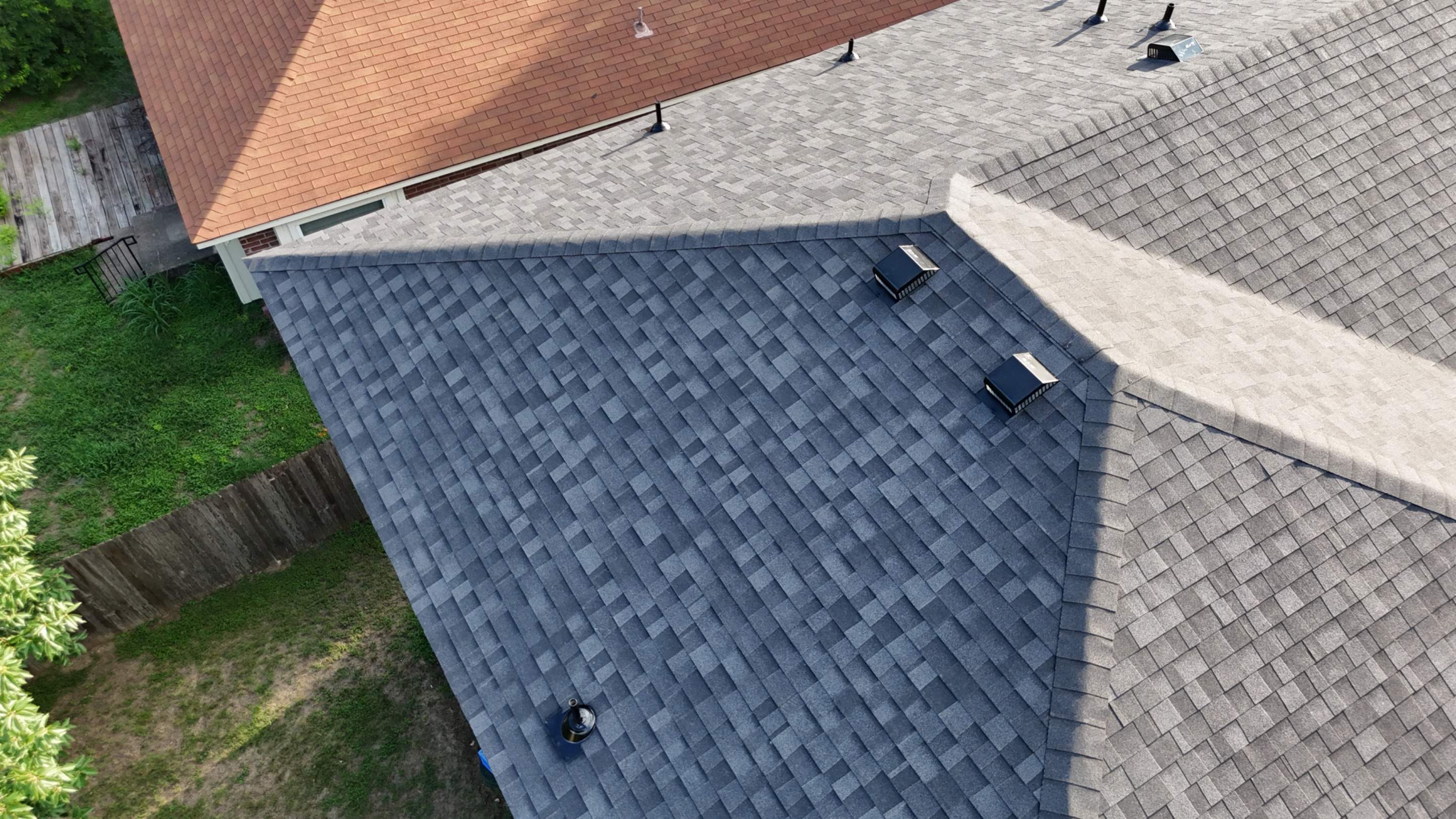 Onyx Black - Owens Corning TruDefinition Duration by RoofsOnly.com