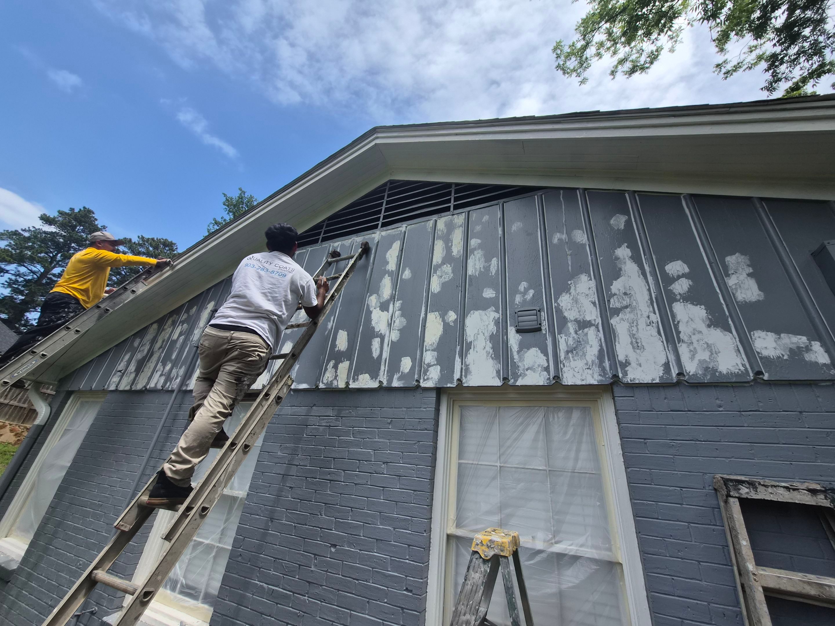 From Gray to Modern White: Exterior Repaint in Tyler, TX by Quality Coats Painting