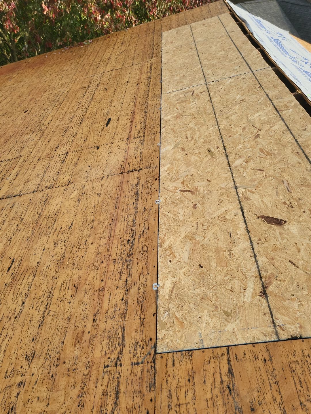 ATLAS PINNACLE COLOR: HEARTHSTONE, DRIP EDGE: BLACK by Eagle Eye Roofing