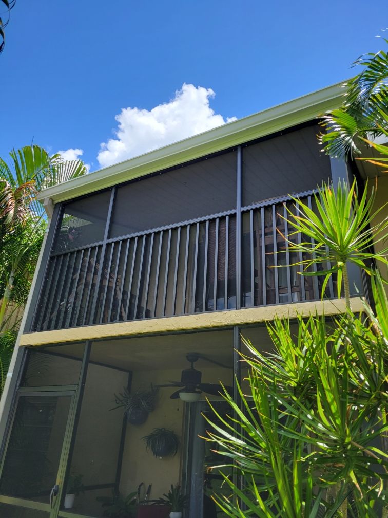 Aluminum Seamless Gutters using seal gutters in Sarasota Fl by Gutter Professors