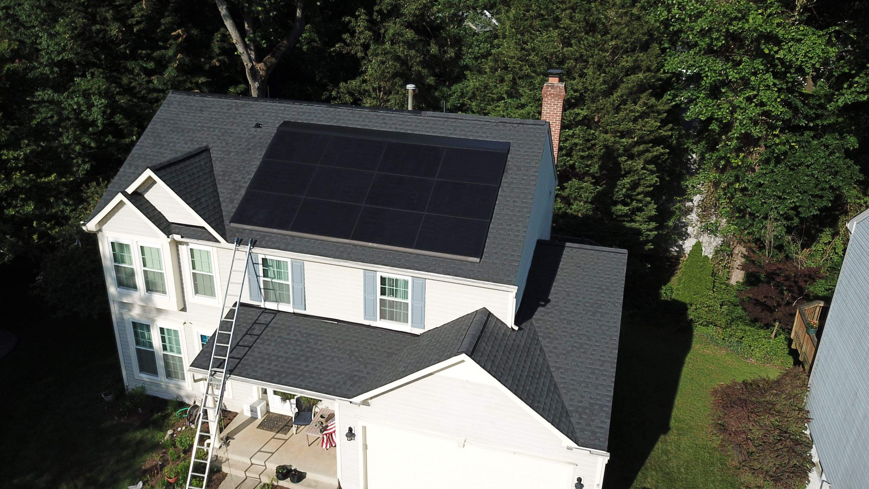 Exterior Home Makeover using GAF Timberline HDZ, GAF Decotech, and James Hardie Siding by American Home Contractors