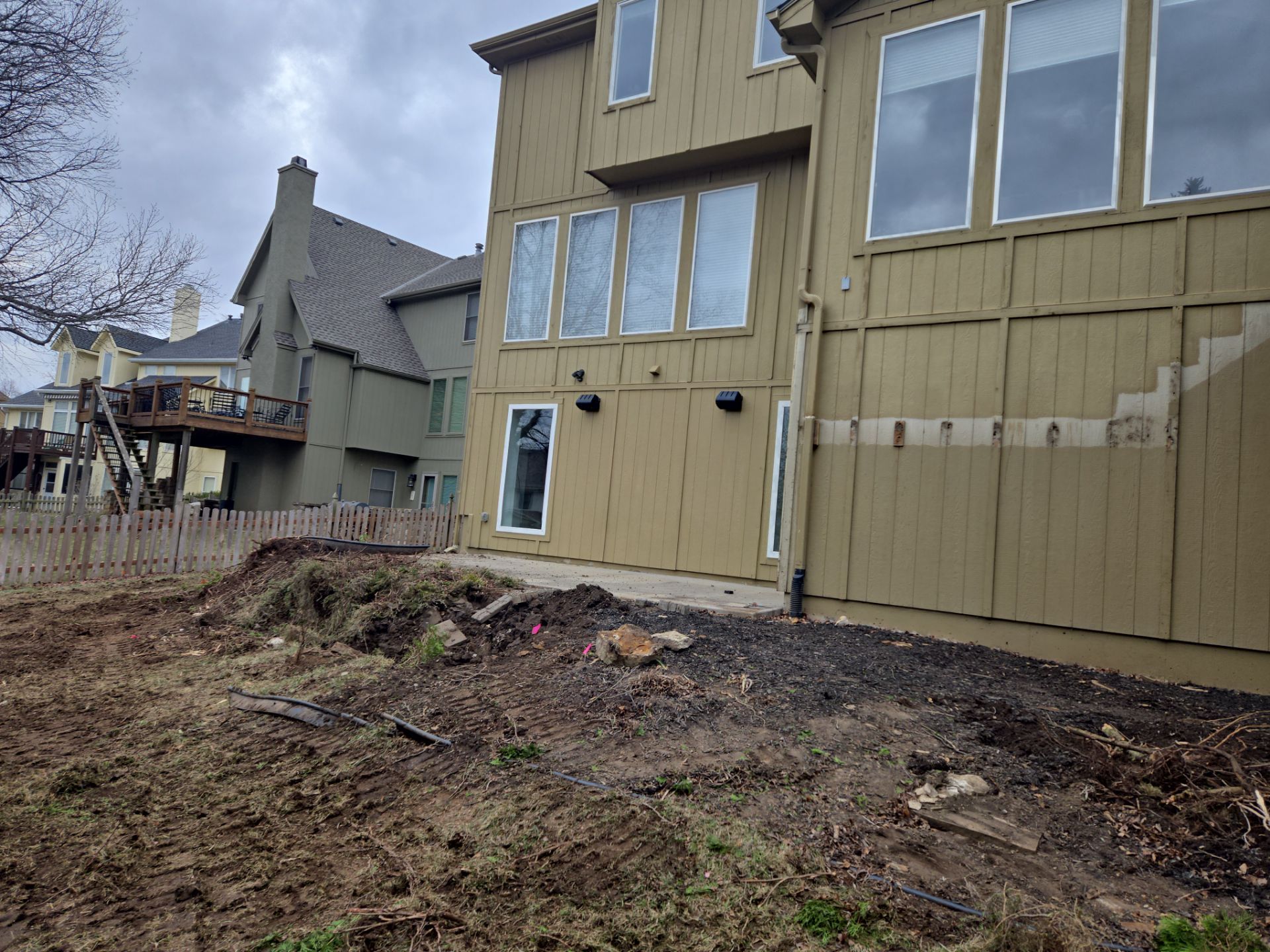 Back Yard Patio, Pergola, and Deck by LAND ESCAPES LLC
