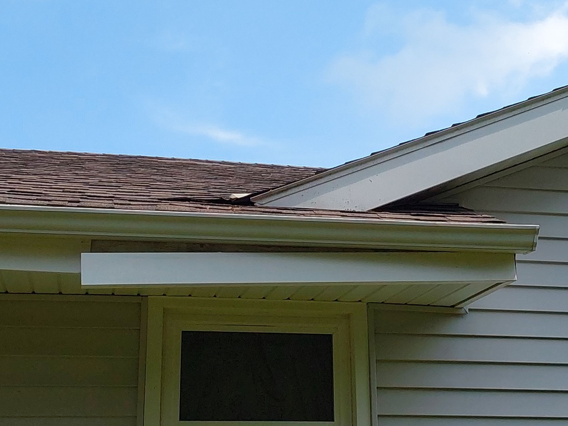 Residential Roofing Installation using GAF HDZ shingles and Gutter Replacement by Gellings Roofing & Siding