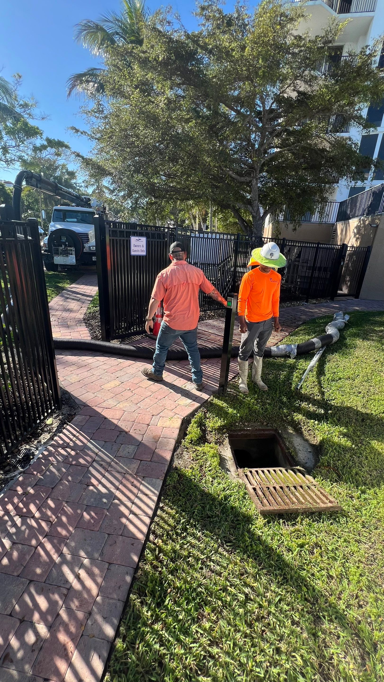Condo Parking Garage Cleanup and Stormwater System Maintenance by APS Power & Water