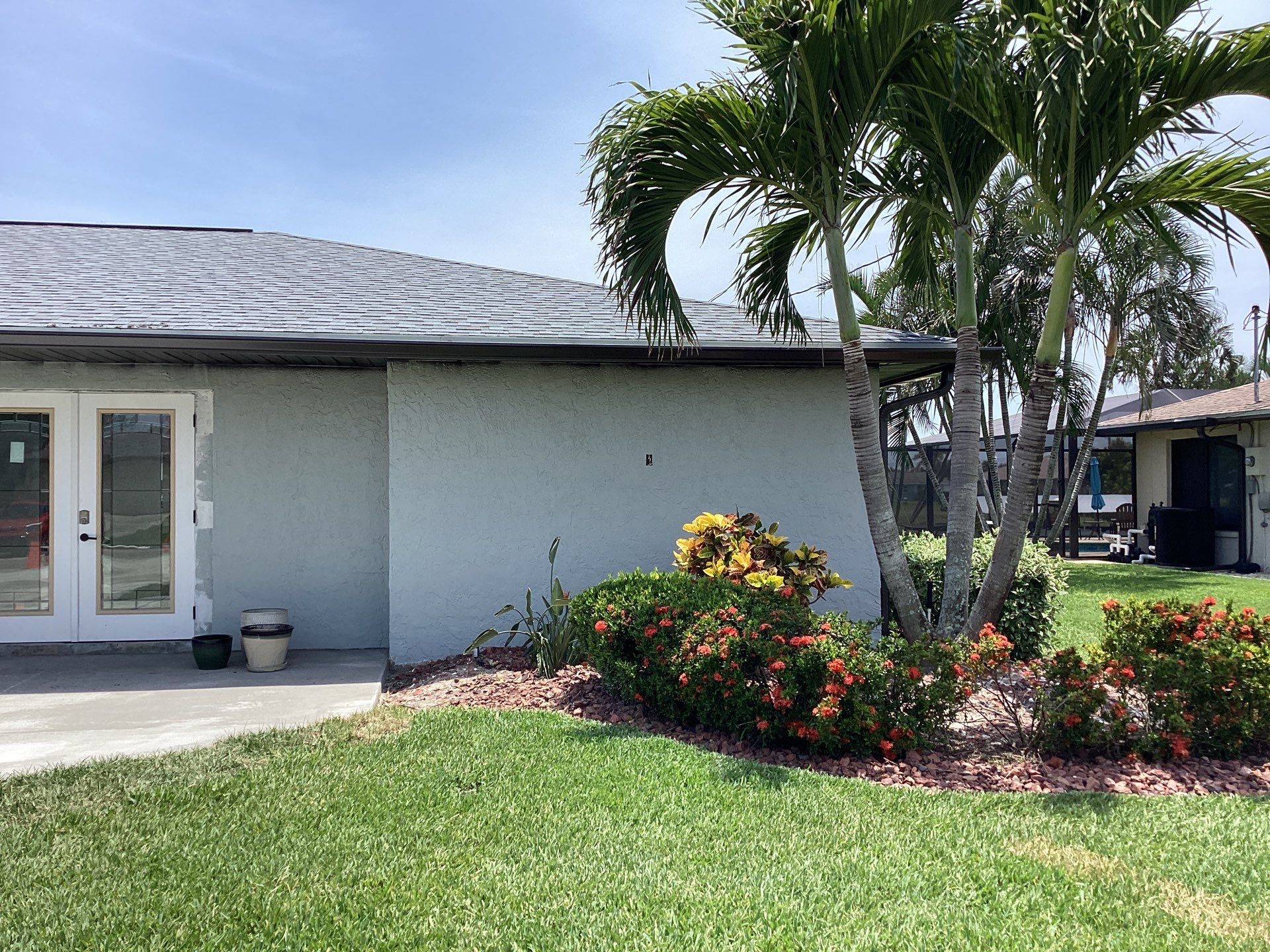 Bronze Seamless Gutters using 6 Inch Seamless Gutters in Cape Coral by Gutter Professors