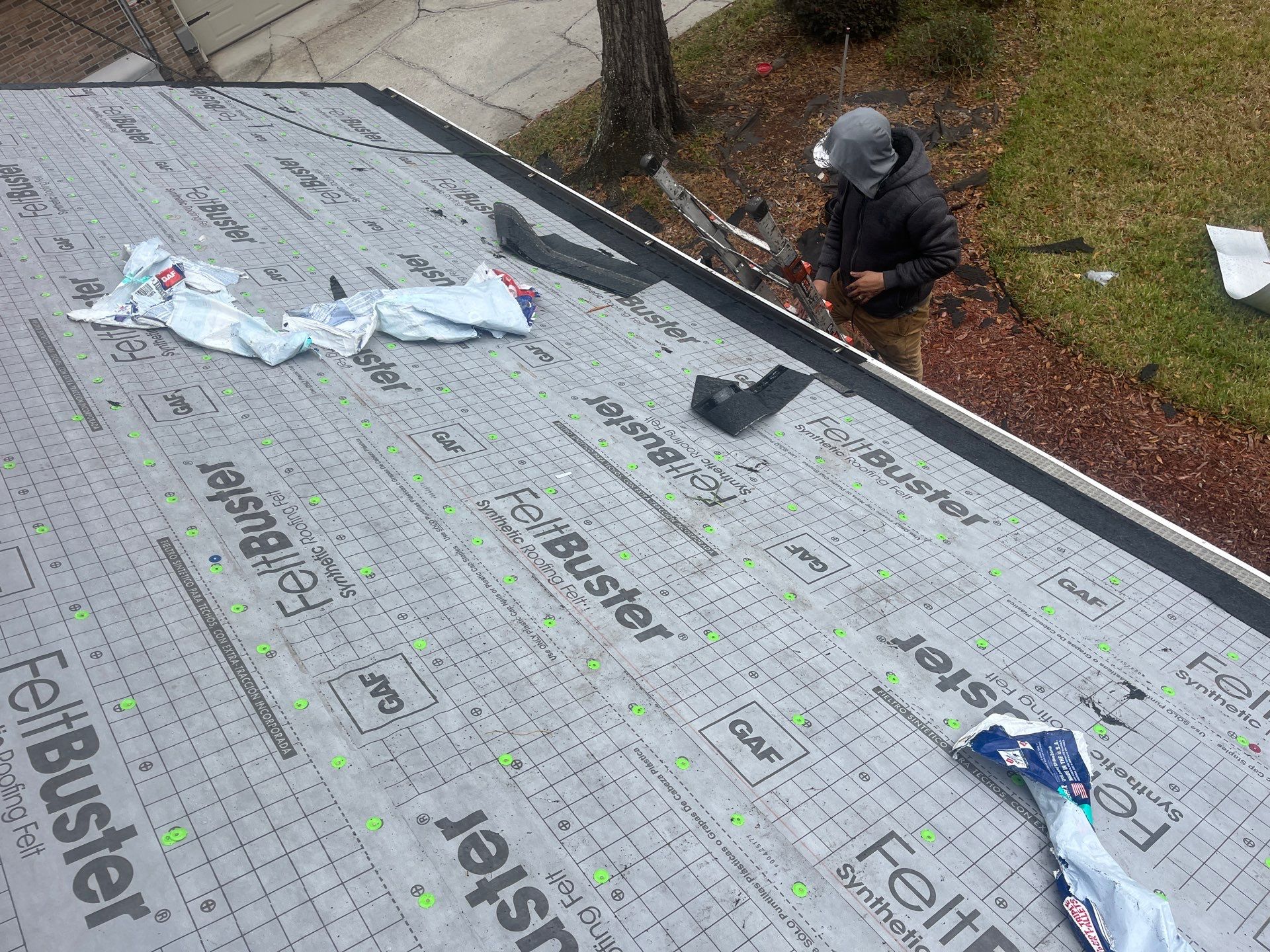 GAF Charcoal Architectural Shingle - Re-roof by Endless Summer Roofing Co.