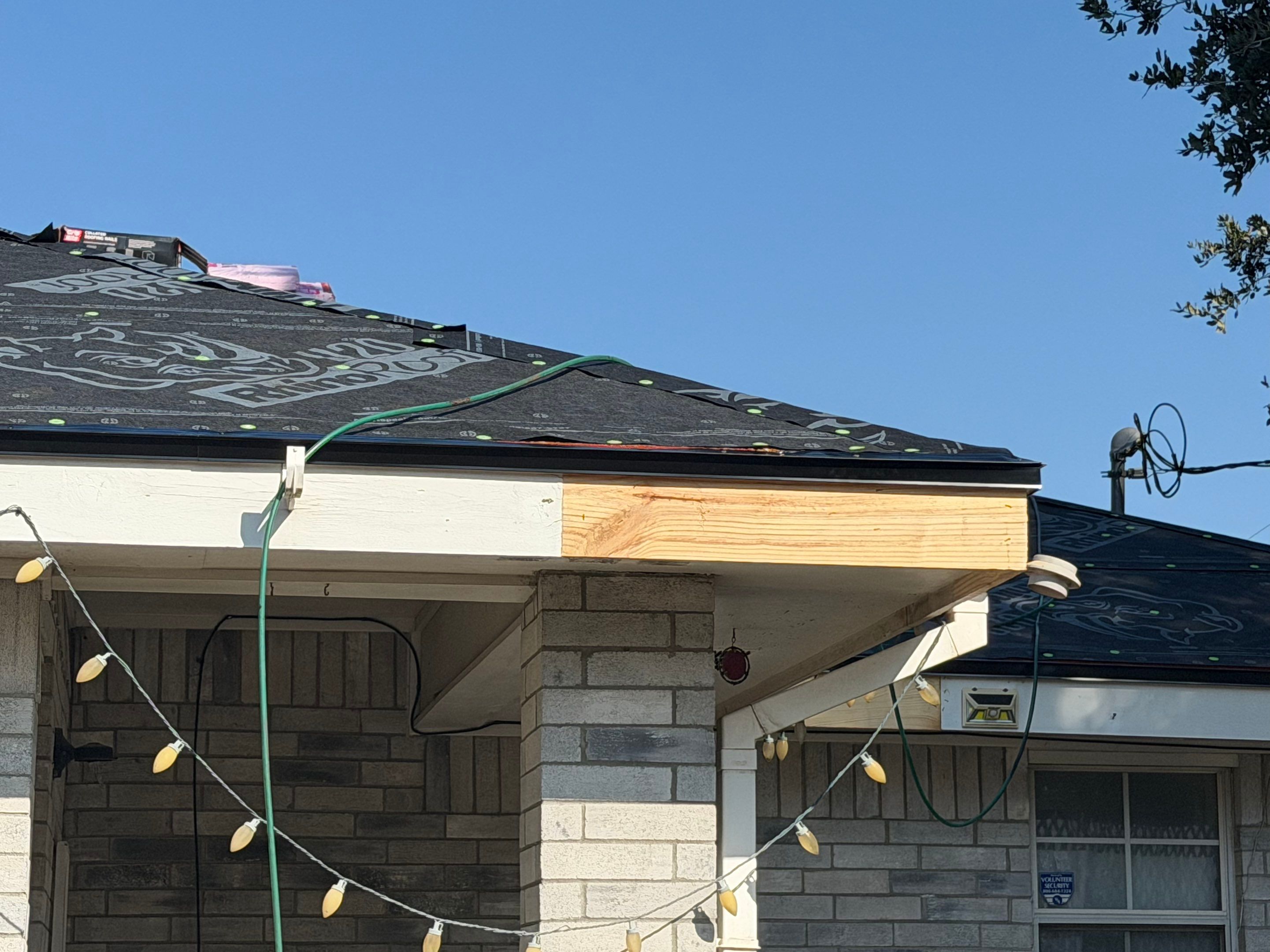 Oakridge Onyx Black in Elsa, Tx by PMG Home LLC
