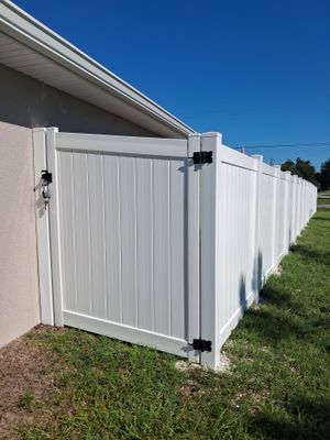 White Vinyl Privacy Fence Installation for North Port Residence