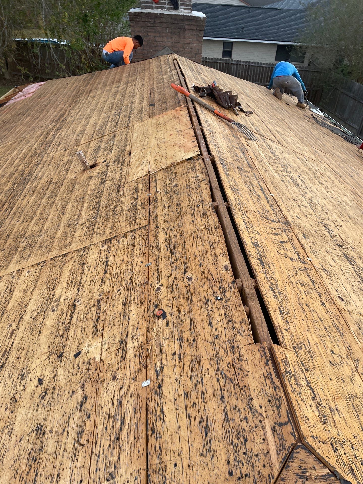 Residential Roofing Installation using Owen's Corning Duration (Lifetime) Shingles by Roof Repair Company