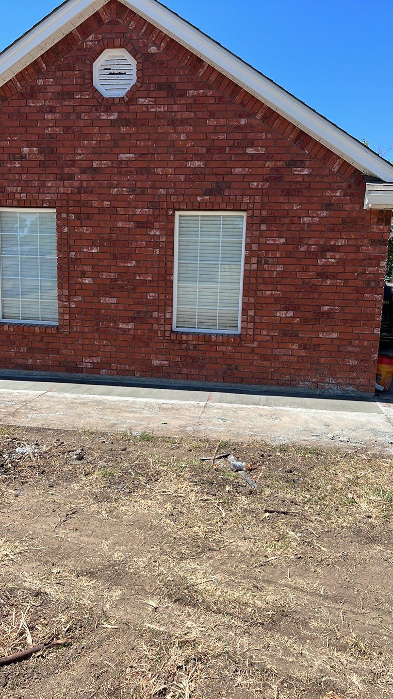1000' Drive and Patio using Concrete by Clays Services Inc